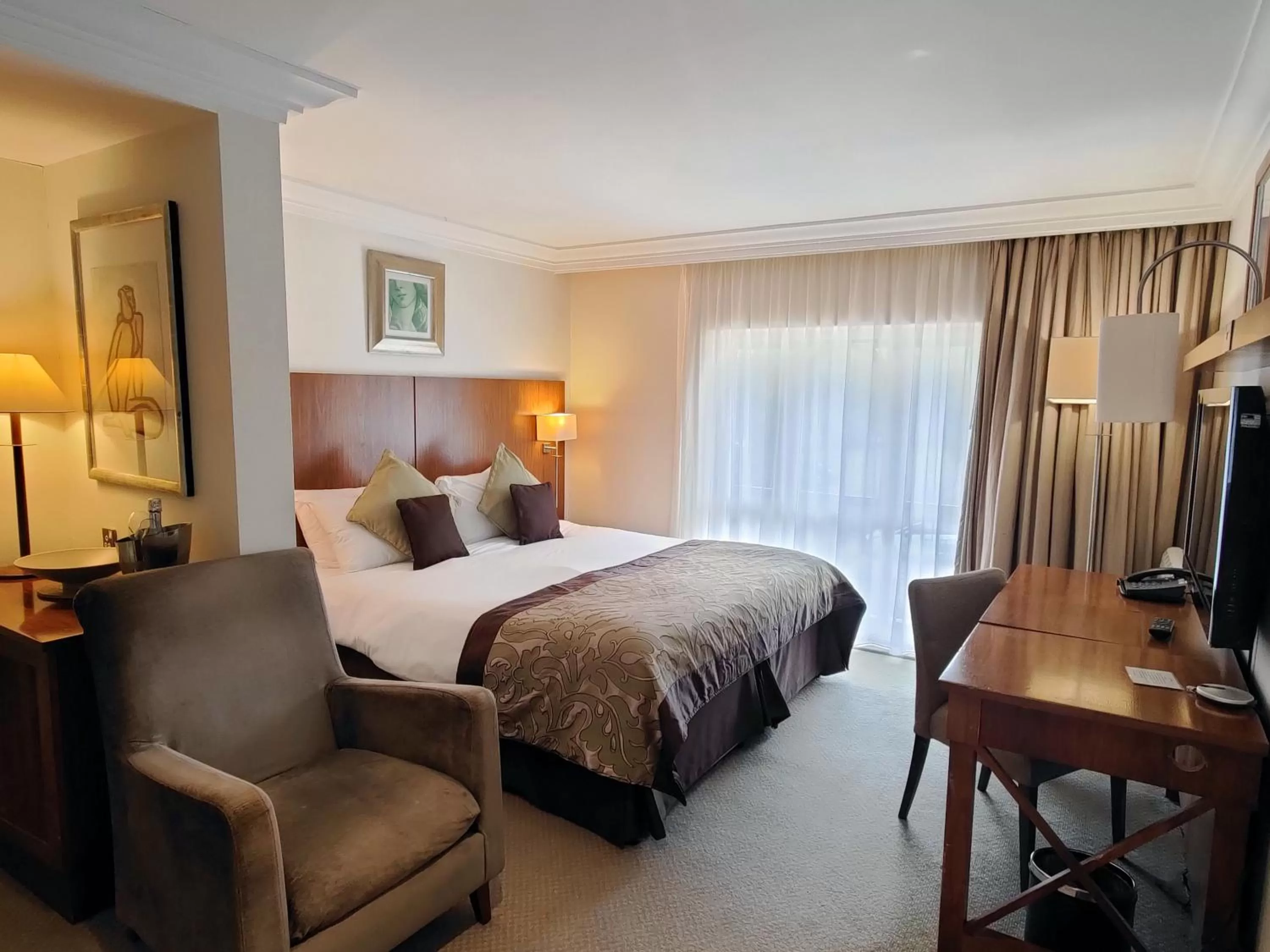 Bedroom, Bed in The Priest House On The River