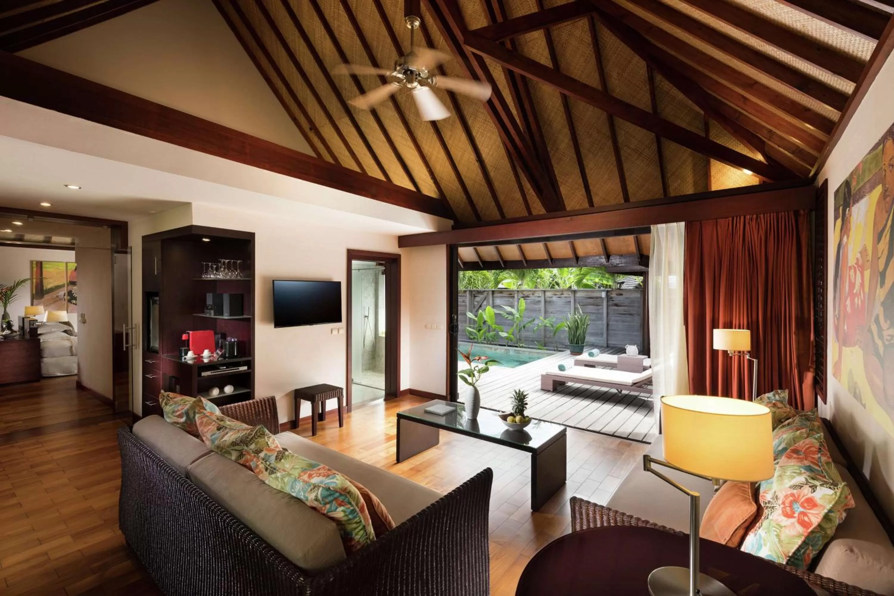 Living room in Hilton Moorea Lagoon Resort & Spa