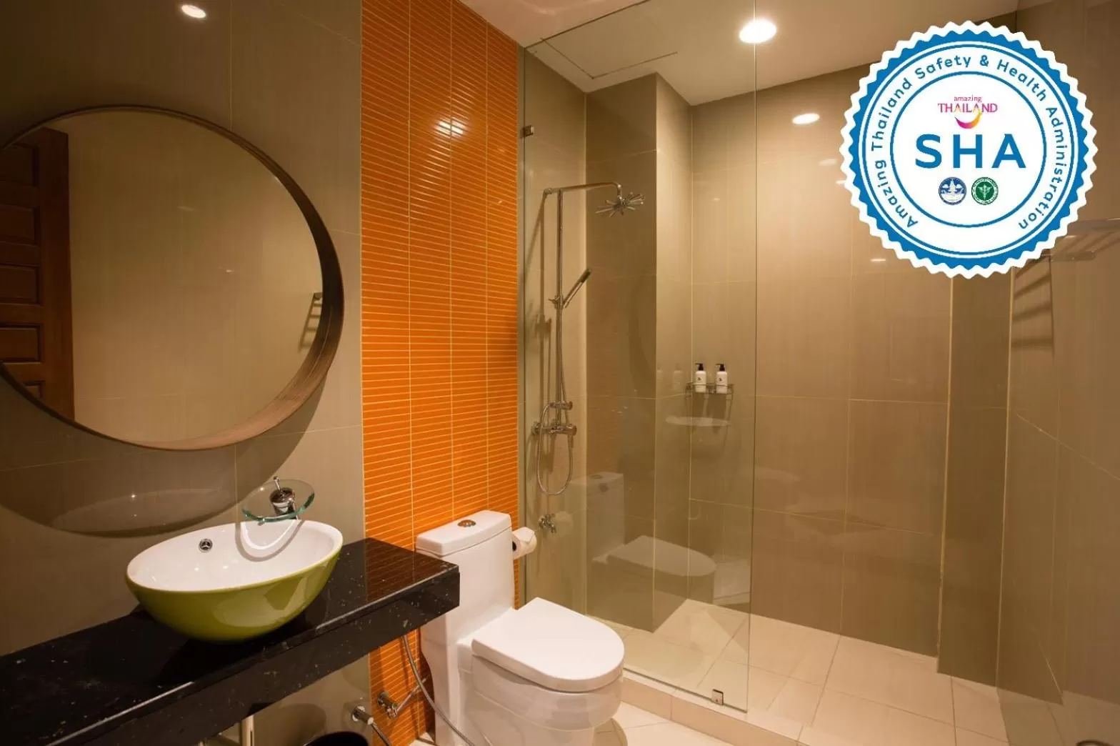 Shower in S Bangkok Hotel, Navamin