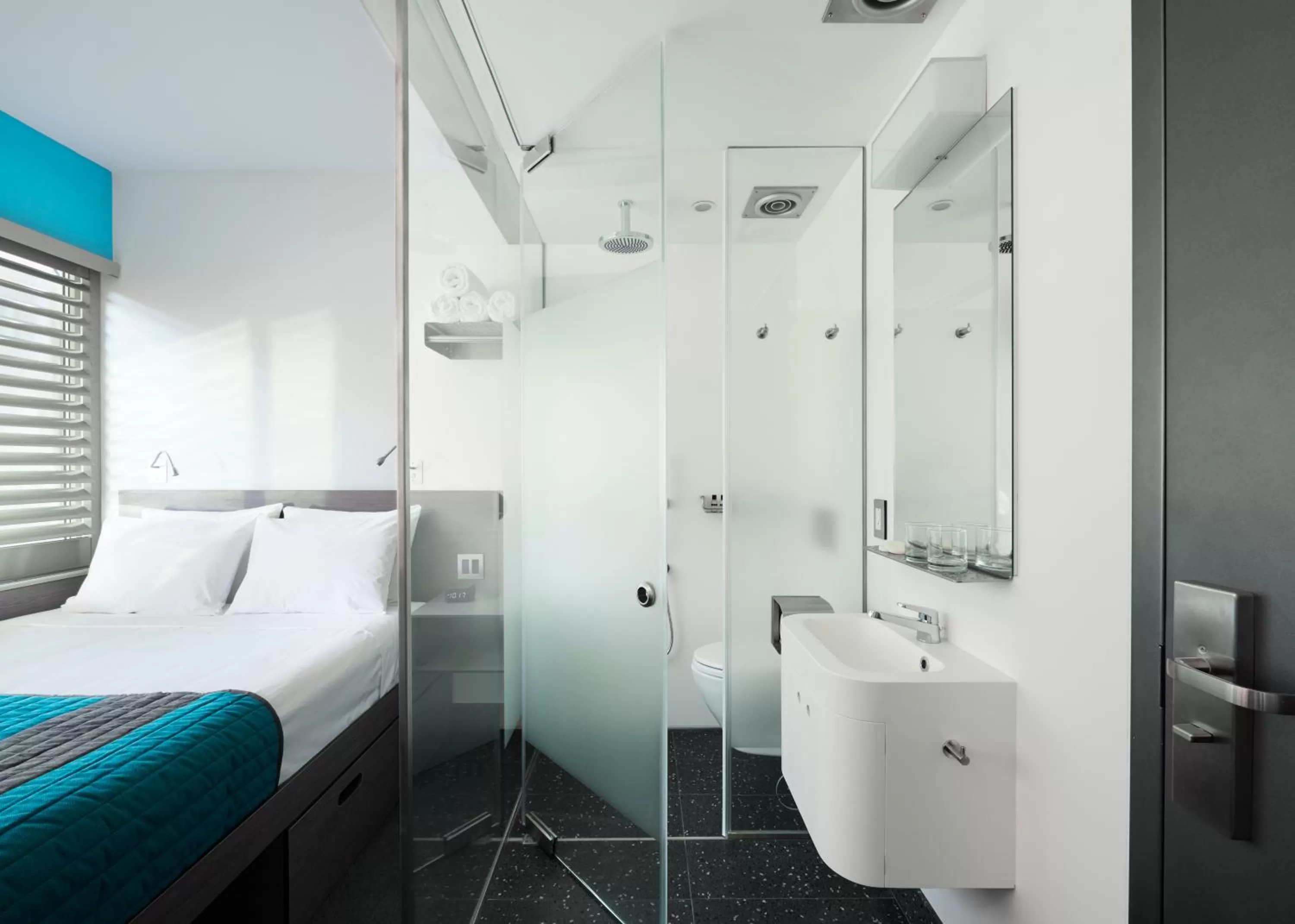 Photo of the whole room, Bed in Pod Brooklyn