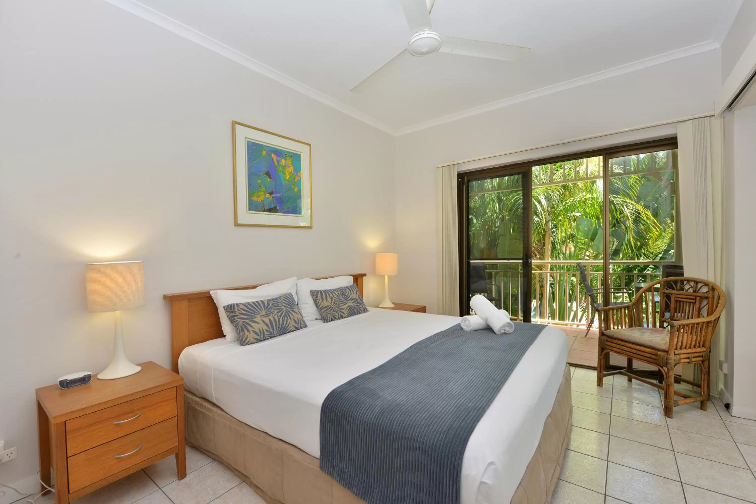 Bedroom, Bed in Driftwood Mantaray - Official Onsite Reception and Check In