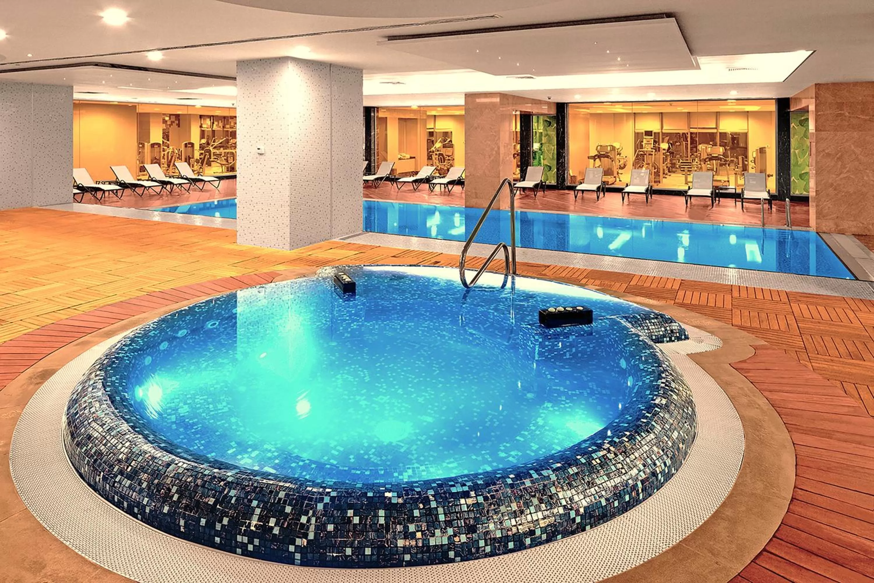 Swimming pool in The Green Park Pendik