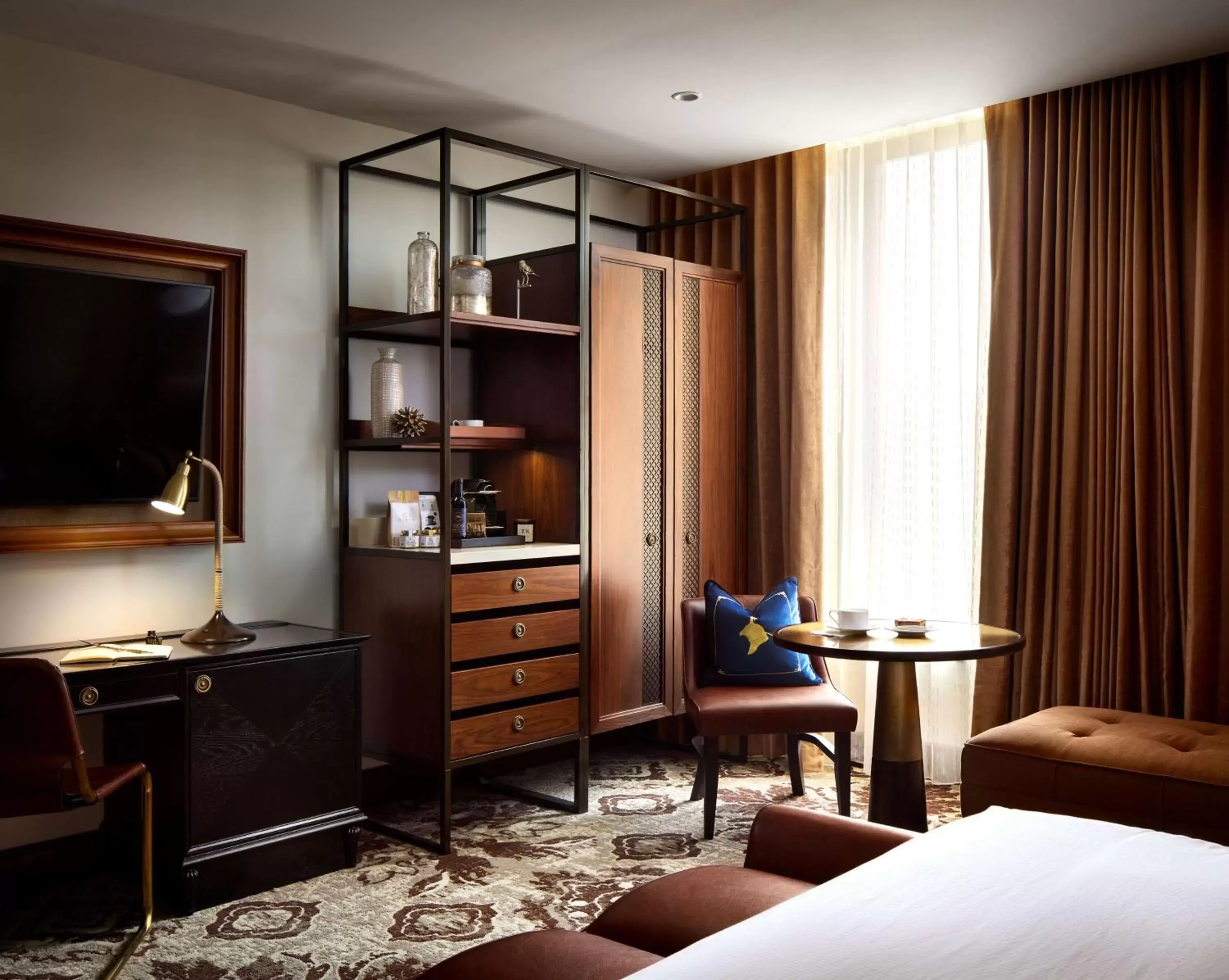 Queen Room with Two Queen Beds in The Peregrine Omaha Downtown Curio Collection By Hilton Queen Room with Two Queen Beds in The Peregrine Omaha Downtown Curio Collection By Hilton