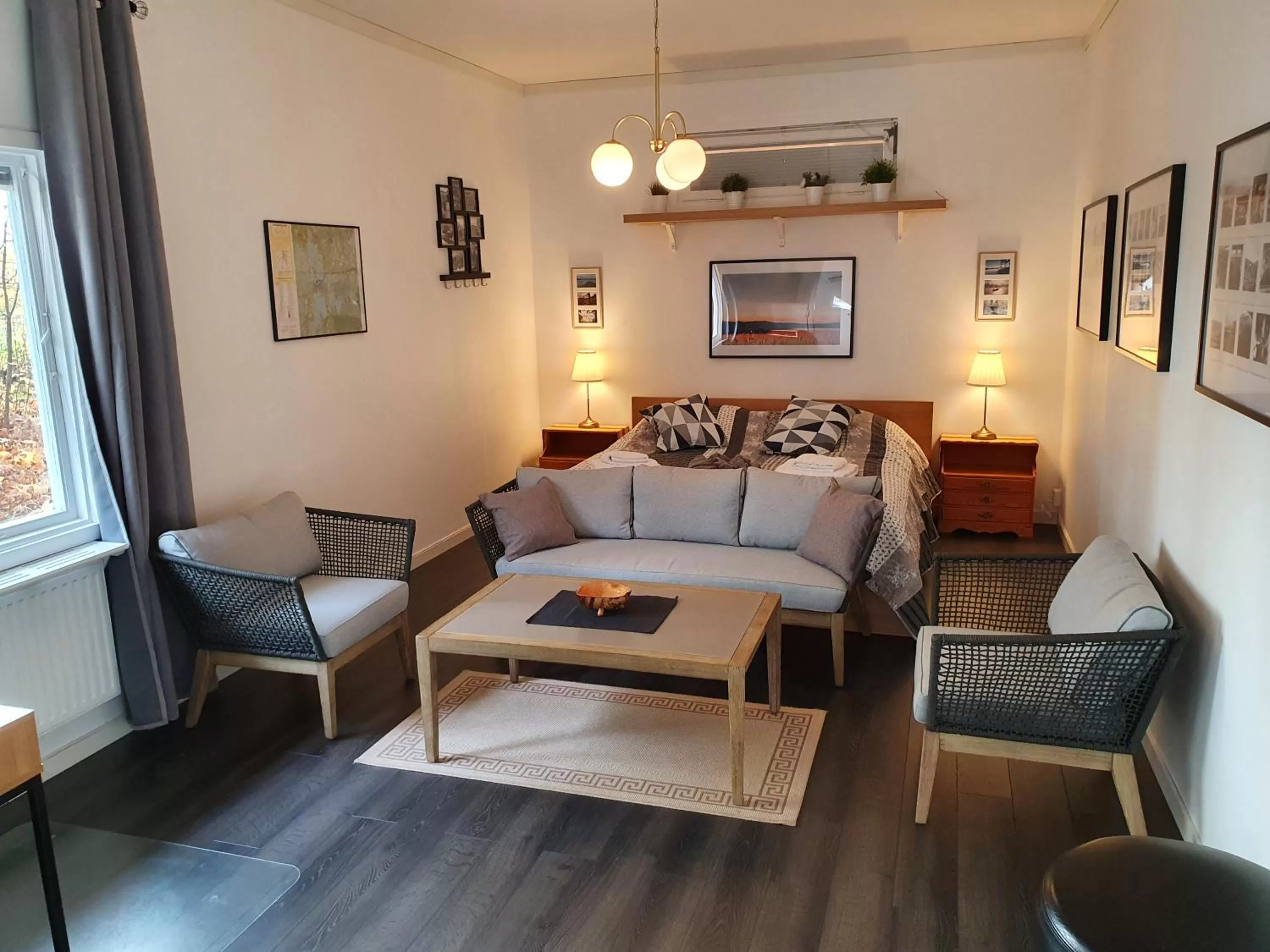 Living room, Bed in Brukshotellet Skinnsberg