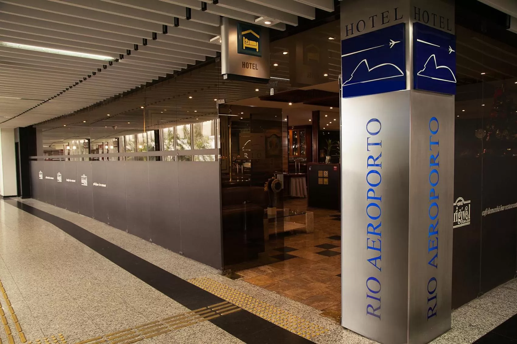 Facade/entrance in Rio Aeroporto Hotel Galeão