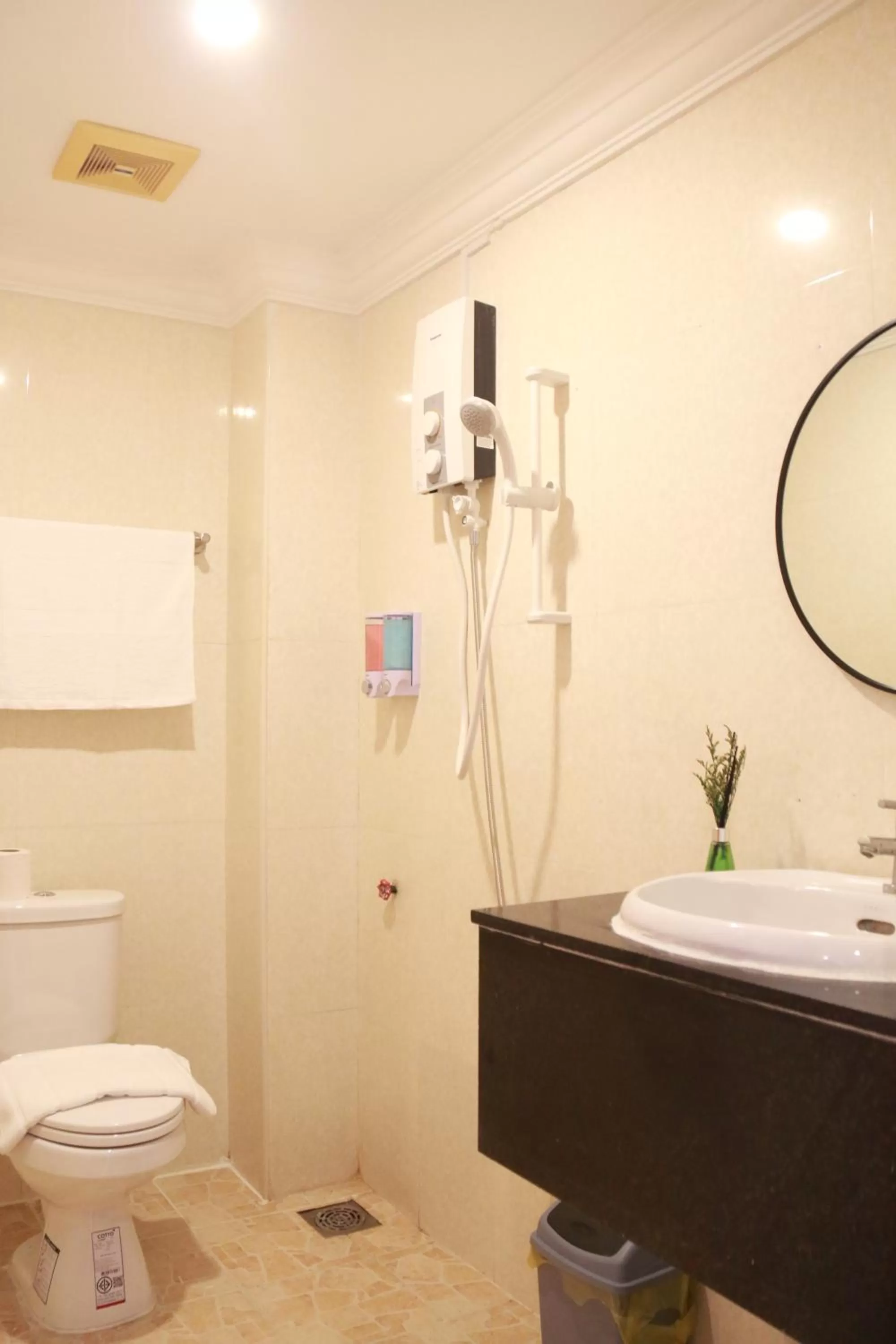 Bathroom in White Corner Hotel