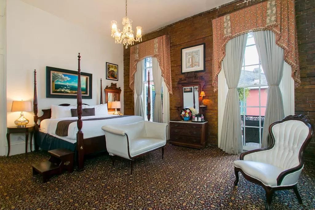 Bedroom, Bed in Lafitte Hotel & Bar