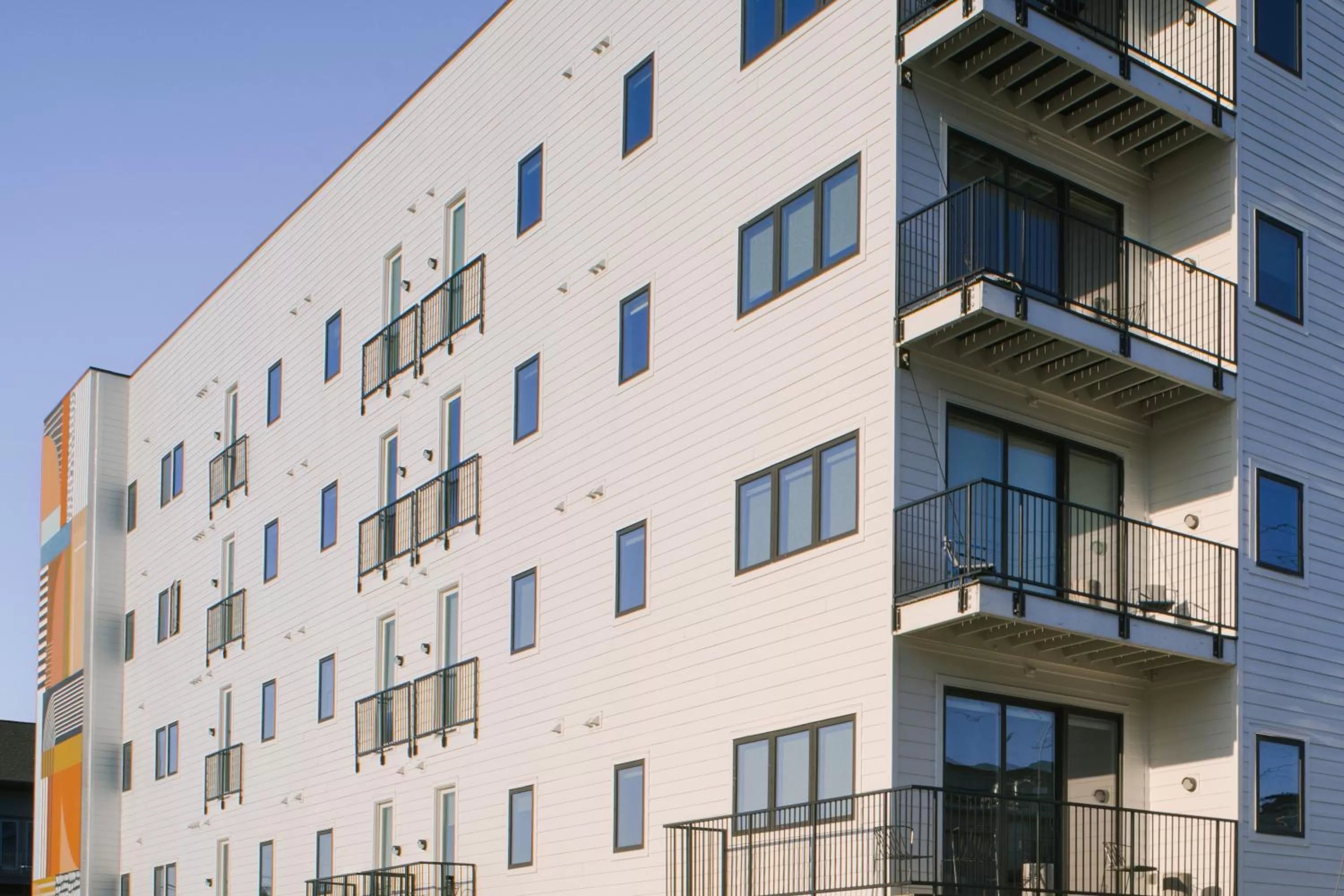 Property Building in Sonder The Lookout