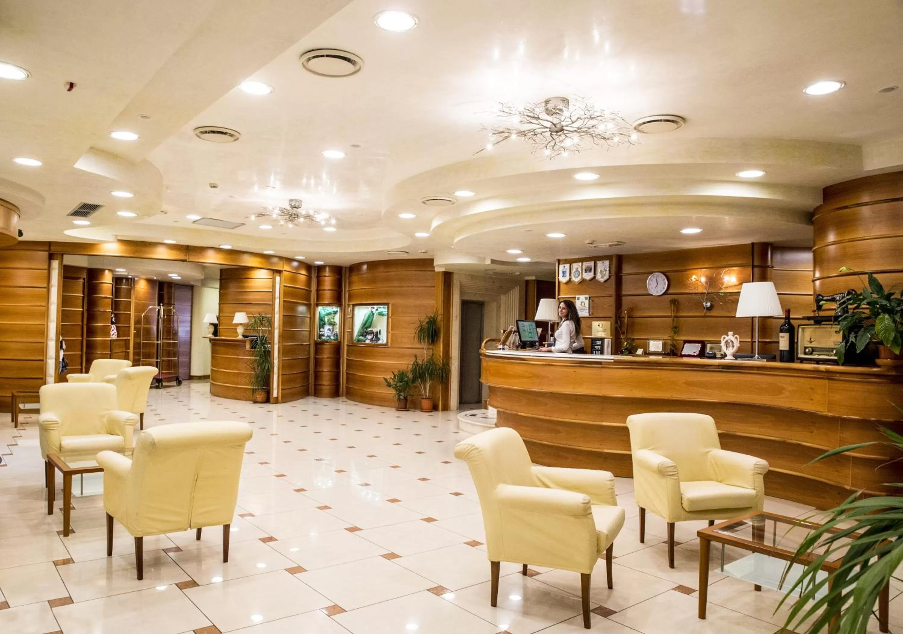 Communal lounge/ TV room in Grand Hotel Victoria