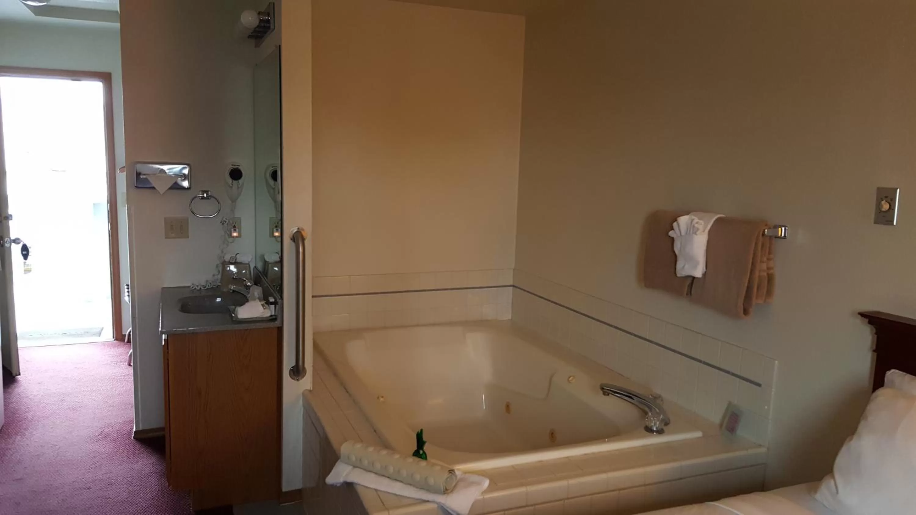 Golfcourse in Hillcrest Inn