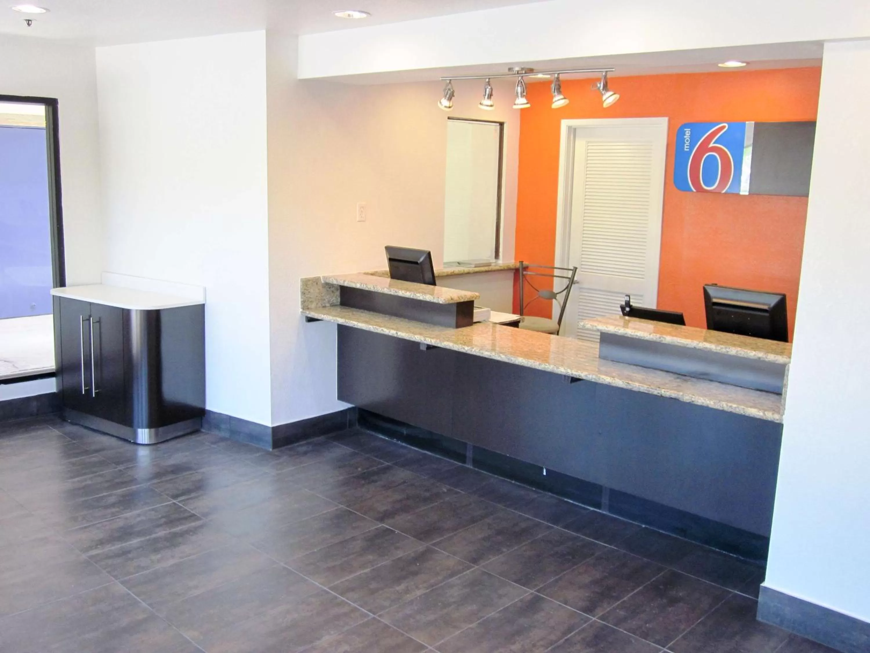 Lobby or reception in Motel 6-Fairfield, CA - Napa Valley