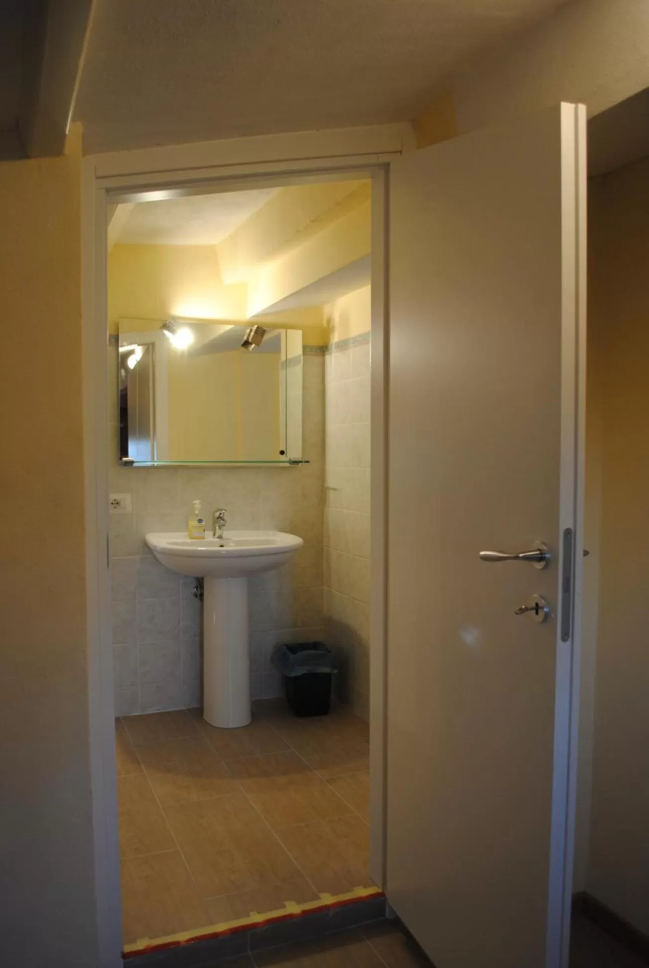 Toilet in AGRITURISMO MELOGRANO D'ORO