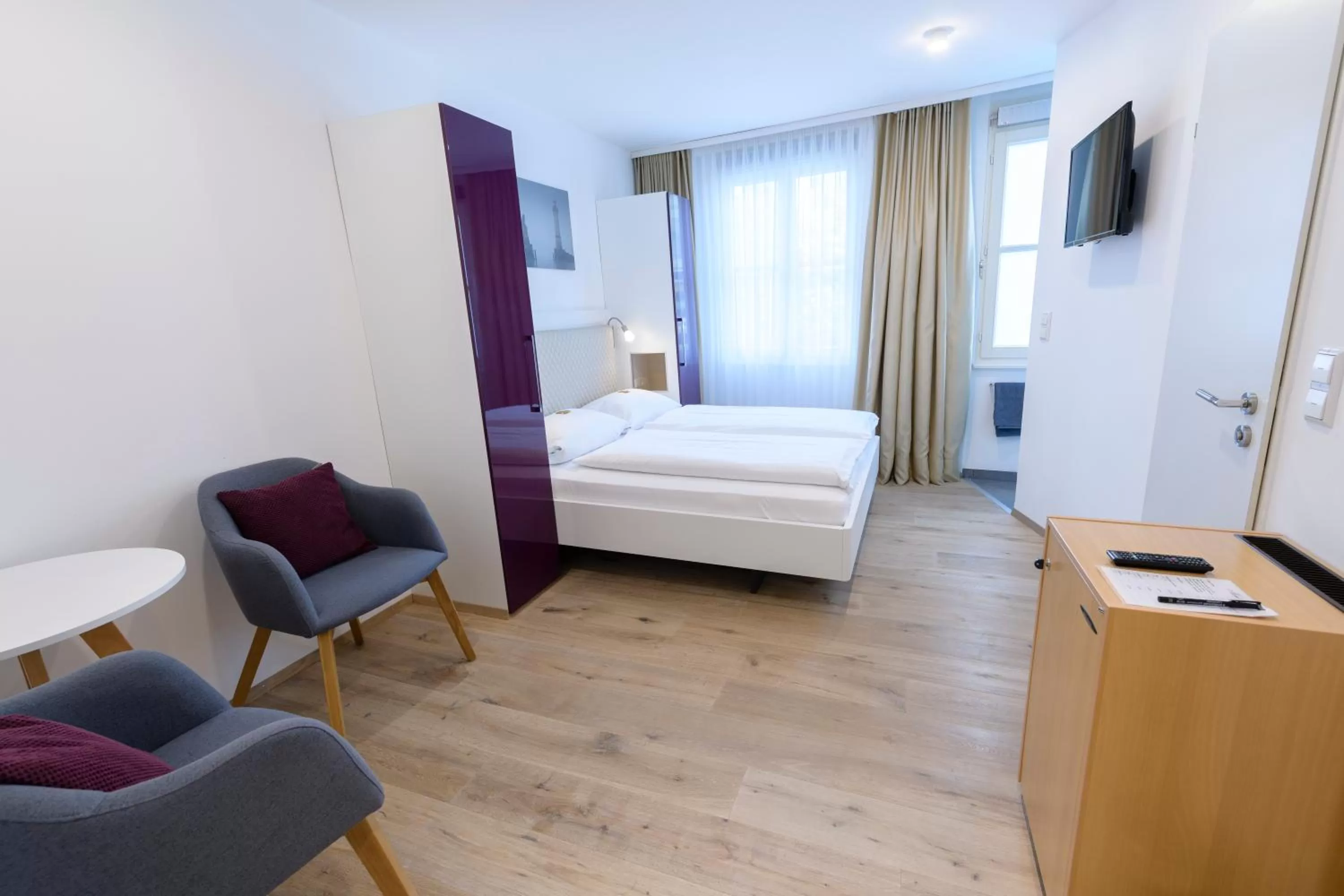 Photo of the whole room, Bed in Hotel Garni Viktoria