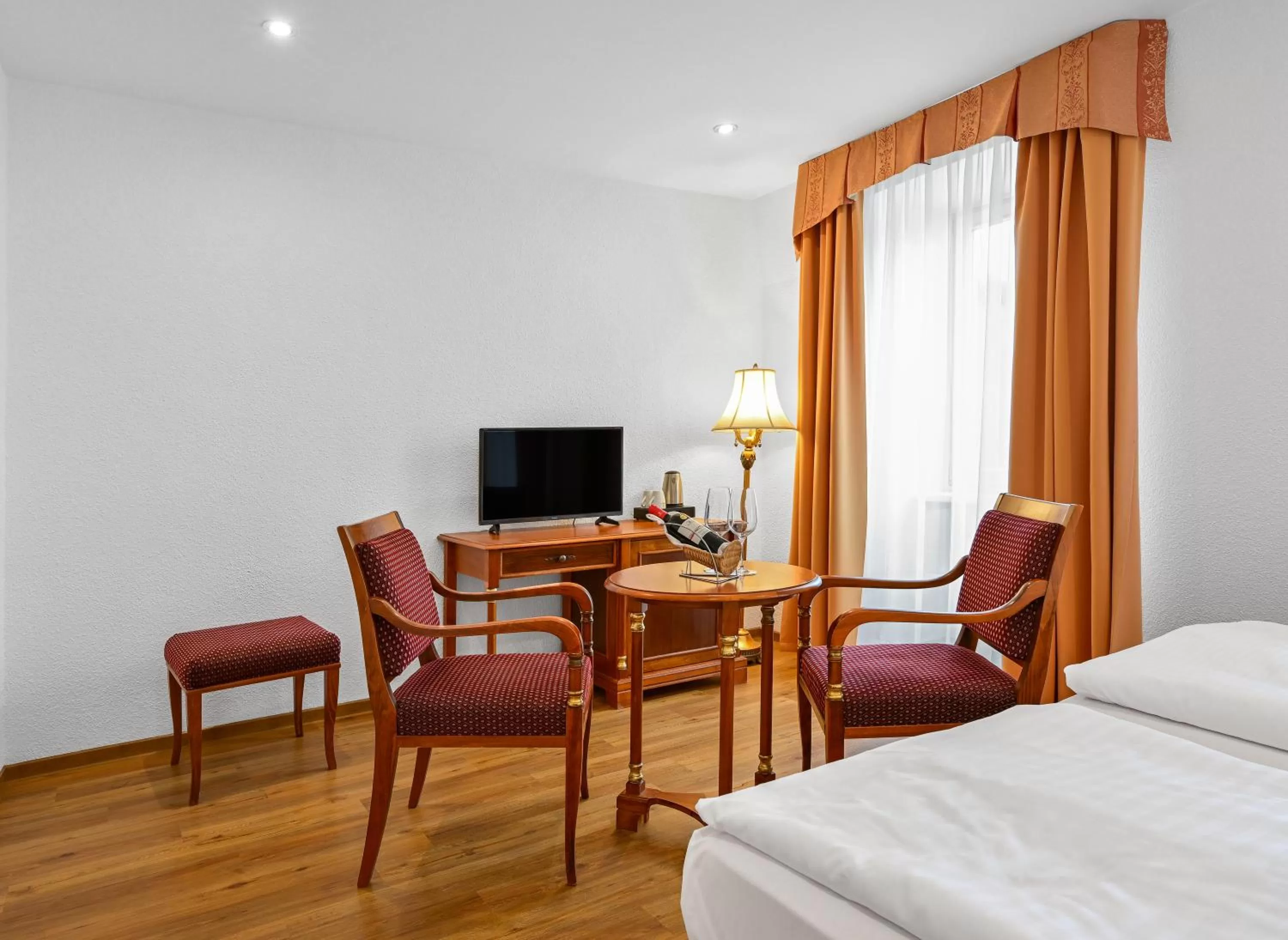 Bedroom, Bed in Hotel Continental