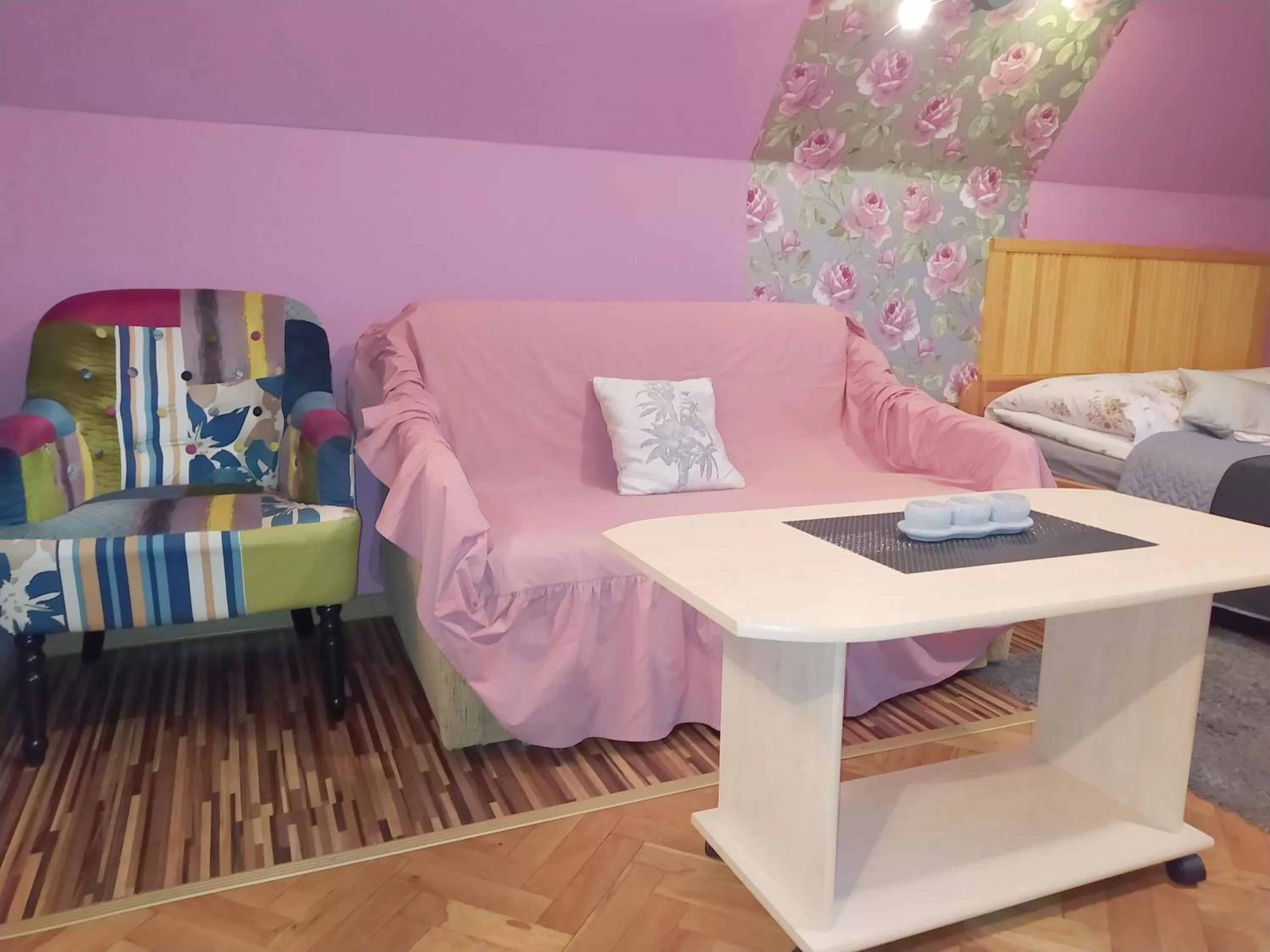 Seating Area in Willa Mozaika