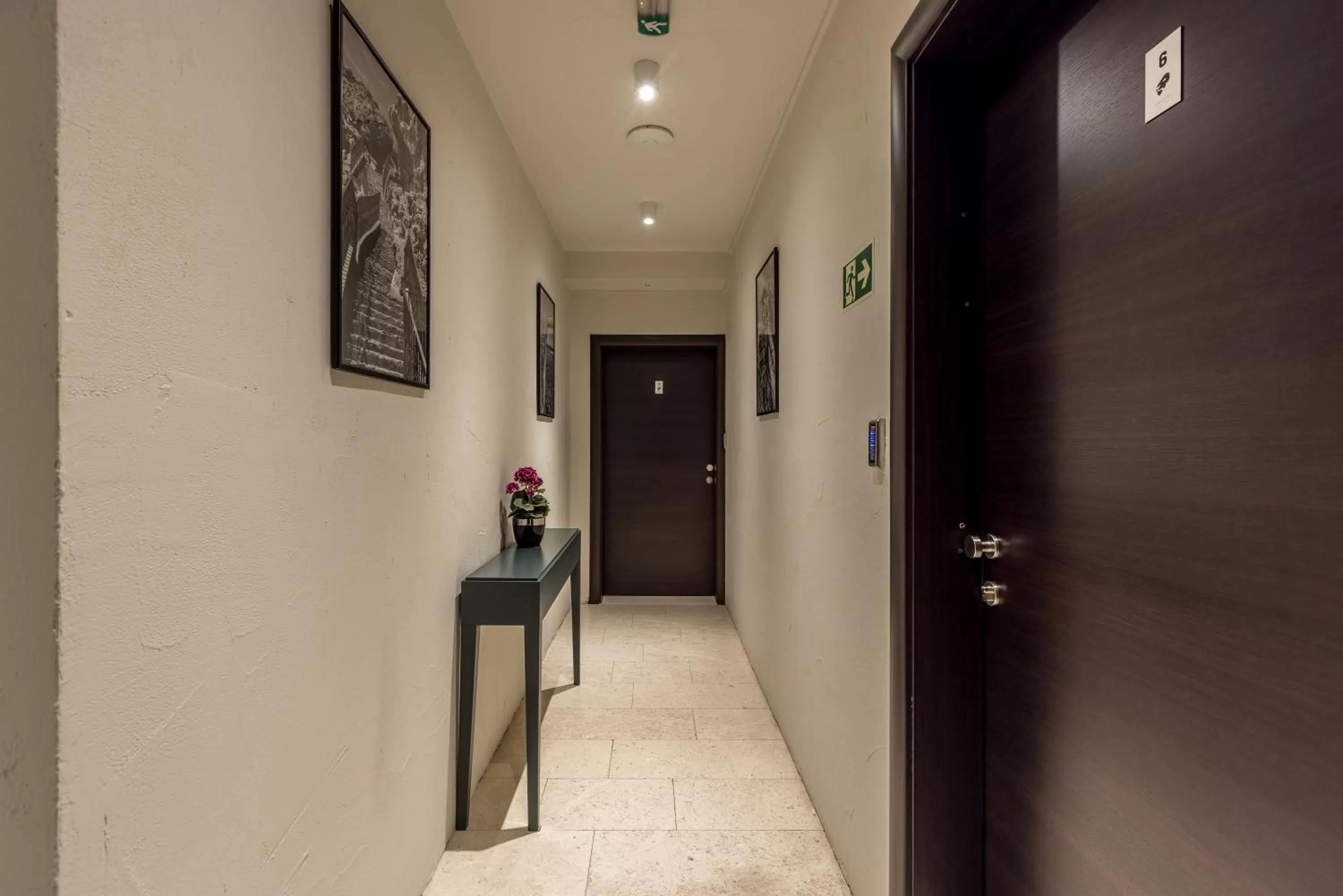 Property building in Leonis Restaurant & Rooms