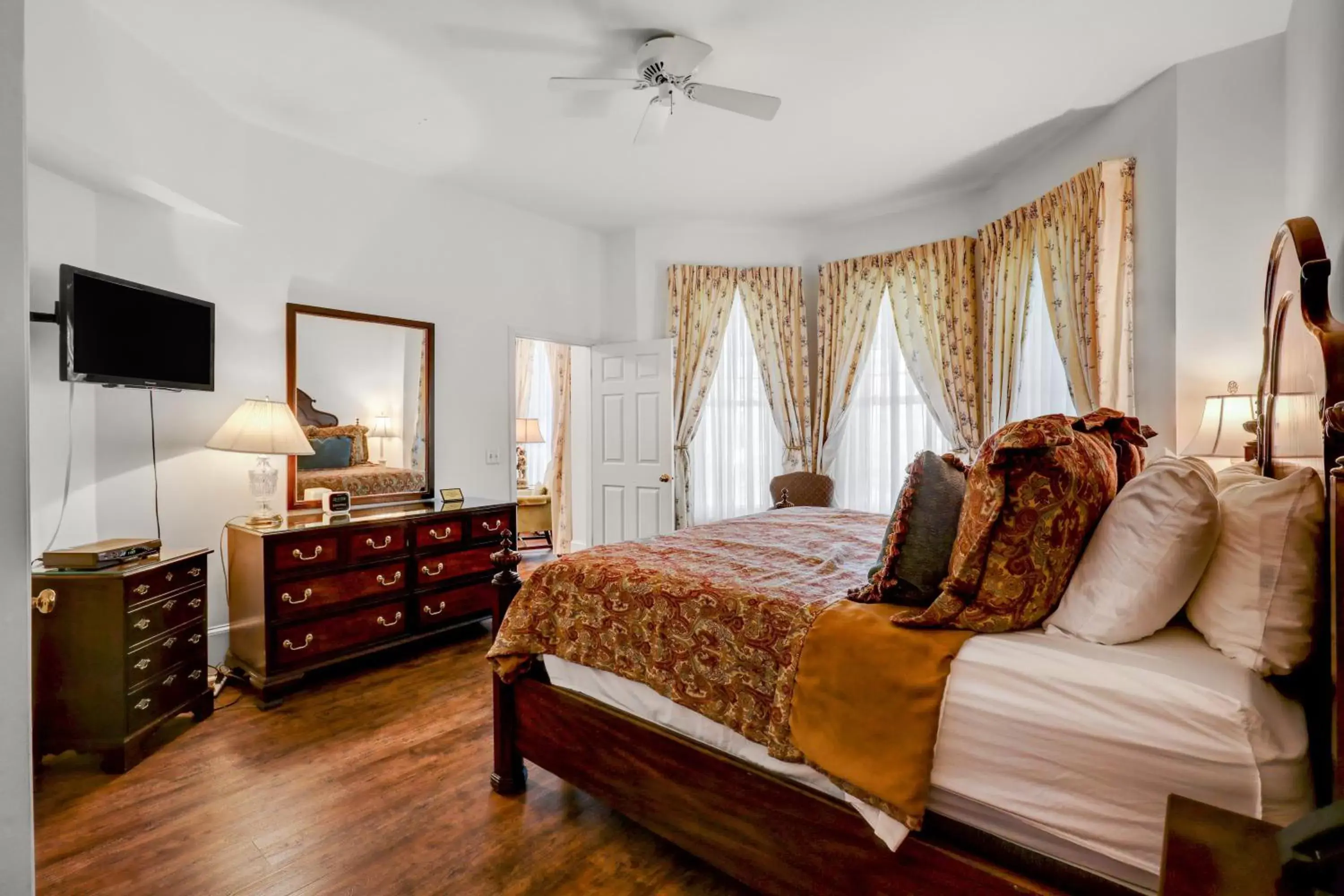 Suite in The Hewitt Wellington Hotel Suite in The Hewitt Wellington Hotel