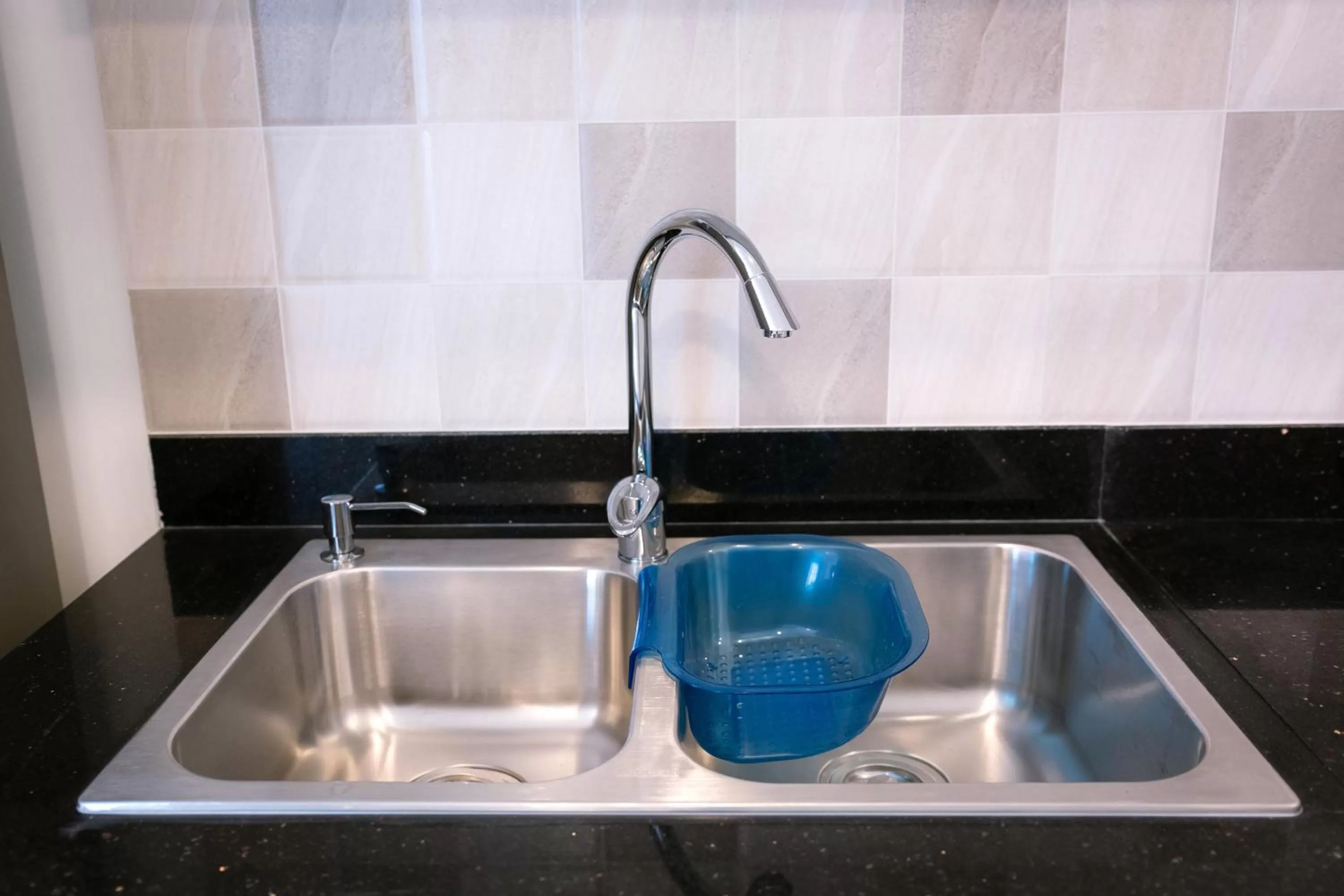 Kitchen or kitchenette in Sun Apartment