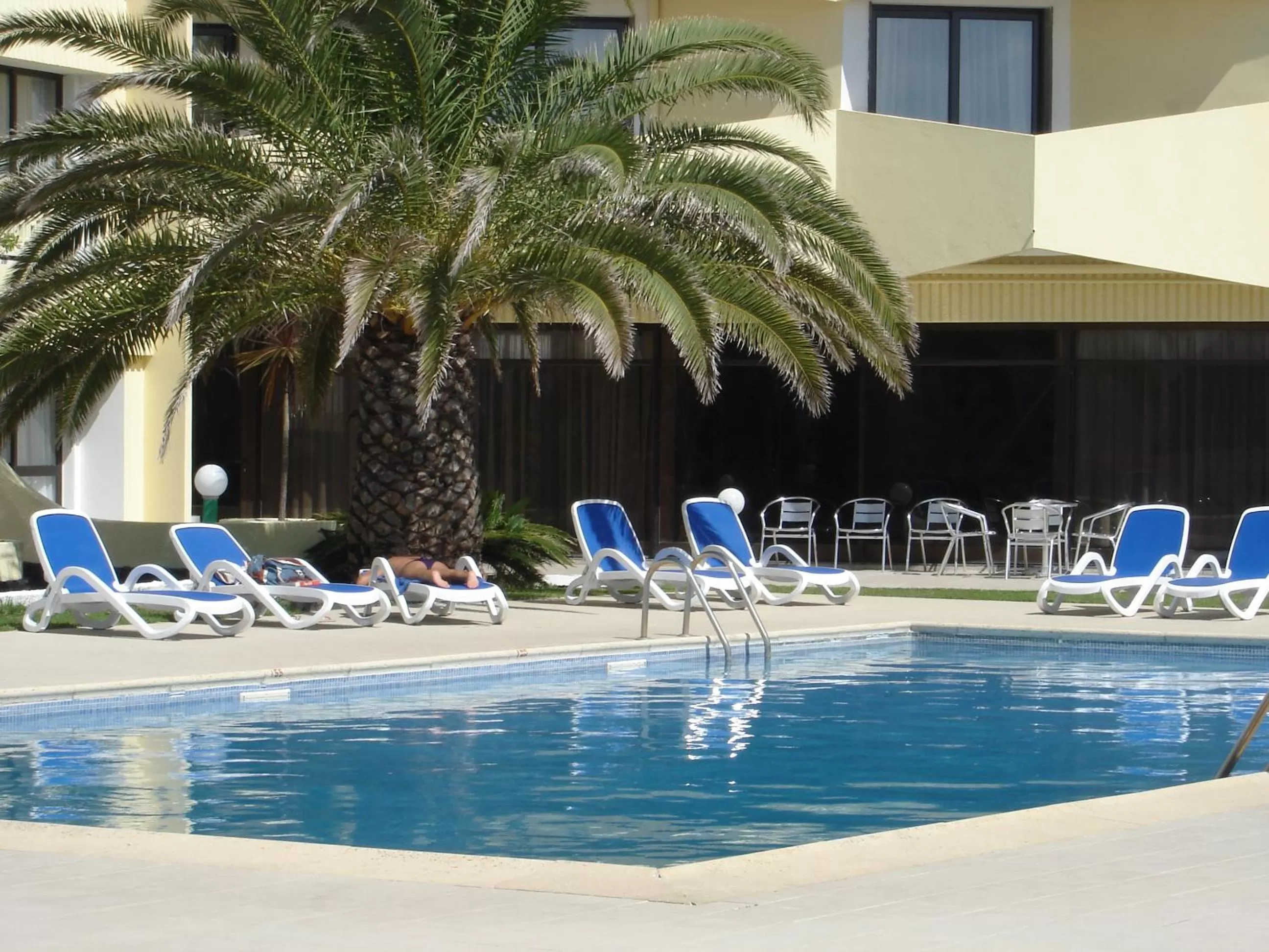 Swimming pool in Hotel Caravelas