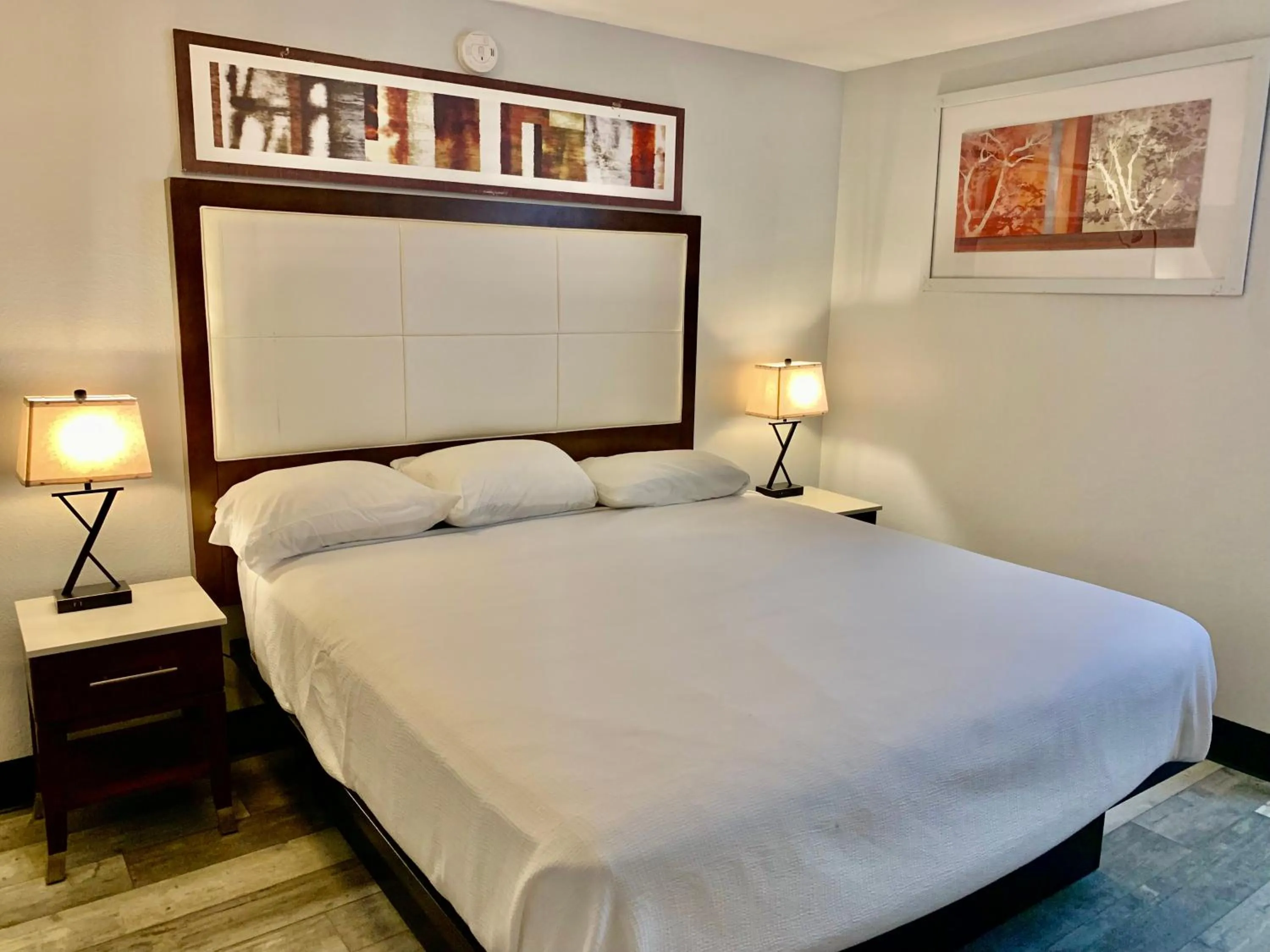 Bed in Executive Inn Midland