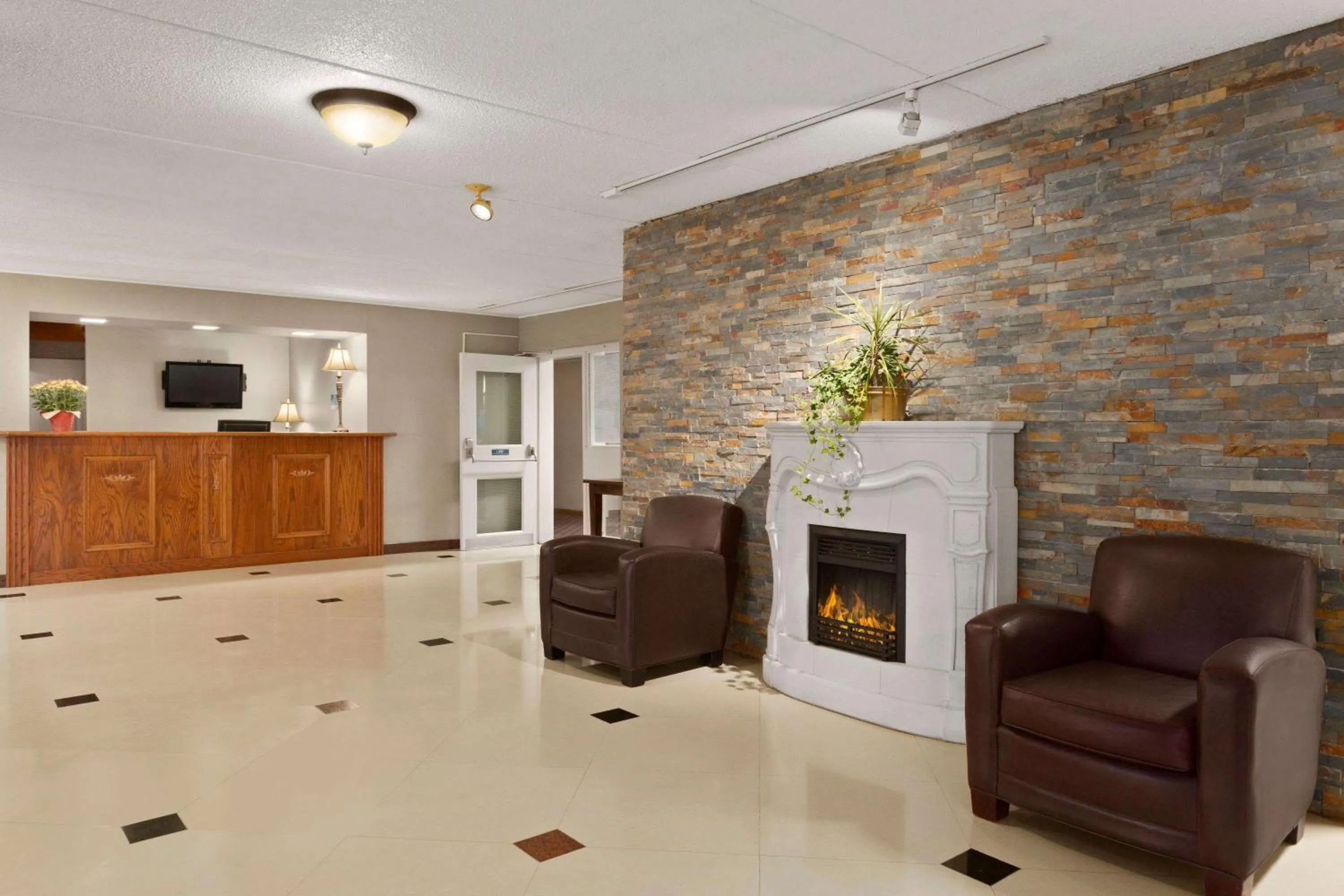 Lobby or reception in Travelodge by Wyndham Owen Sound ON