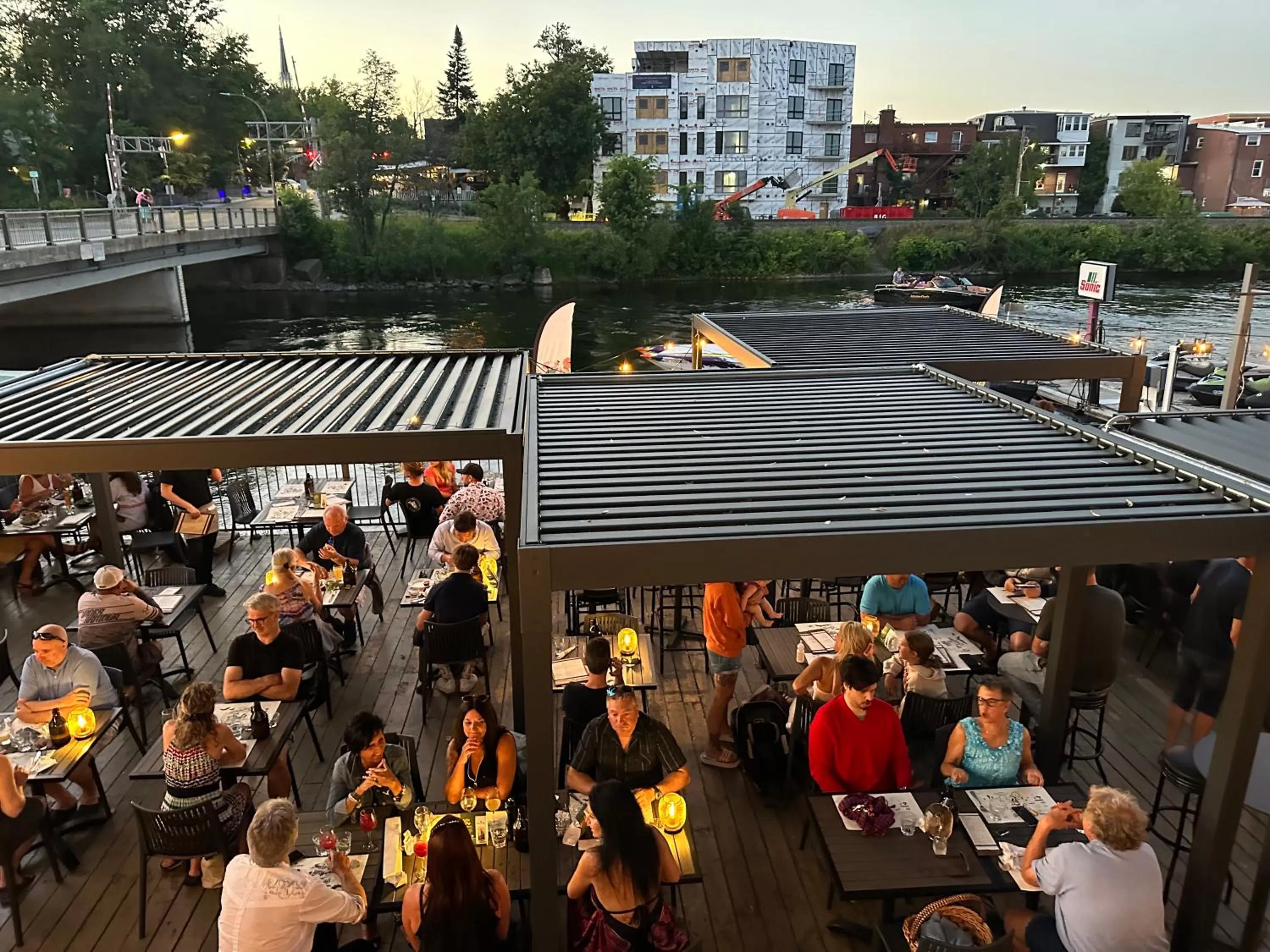 Property building in Auberge des Cantons