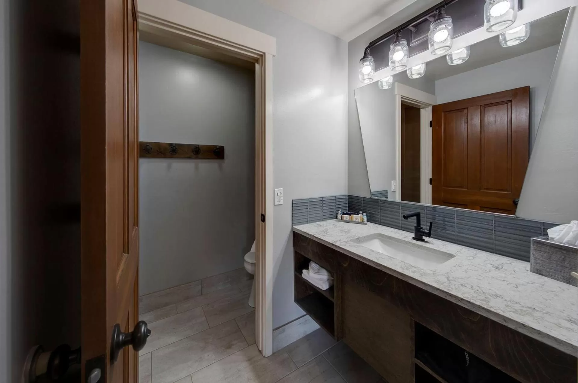 Bathroom in The Gonzo Inn