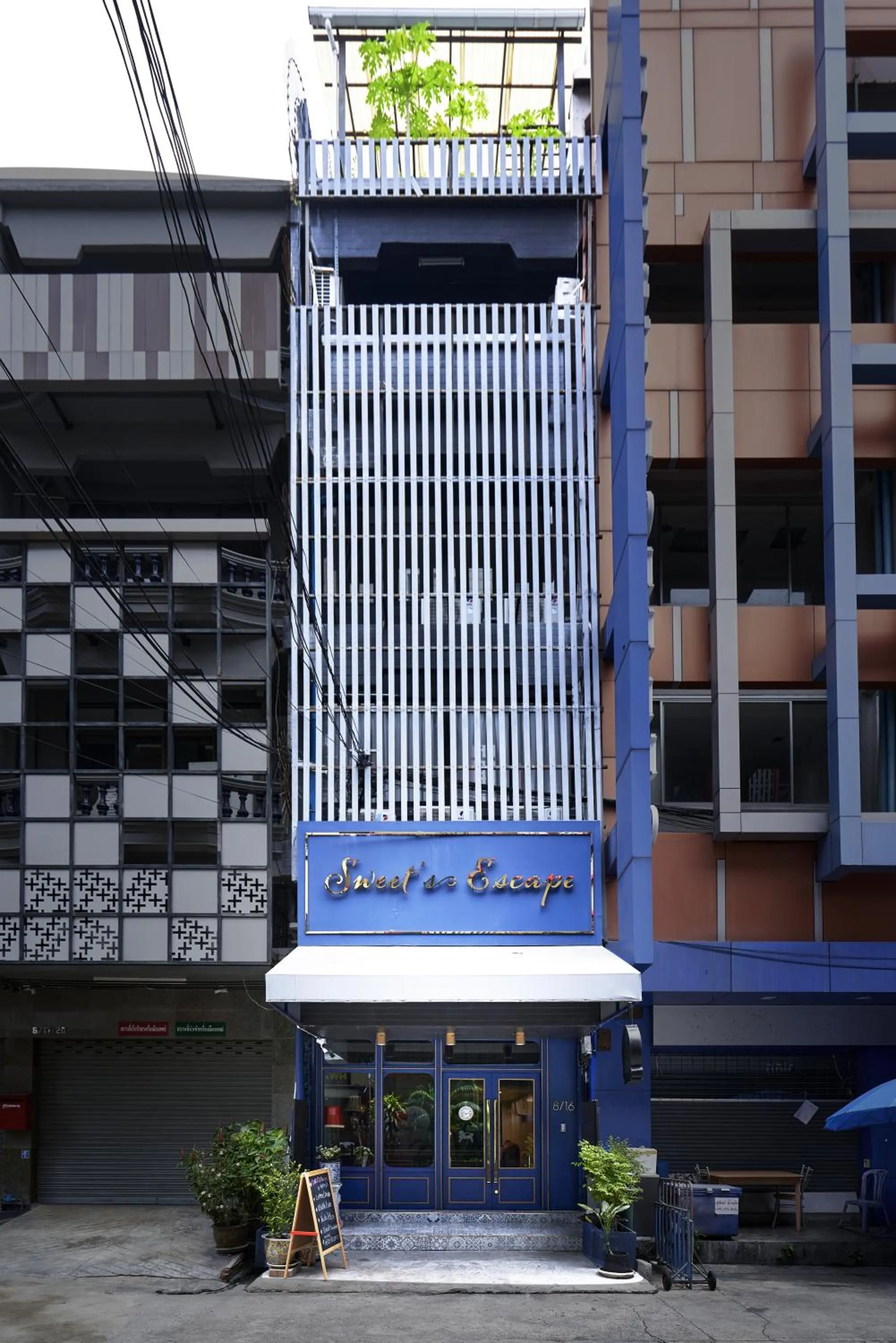 Property building in Sweet's Escape