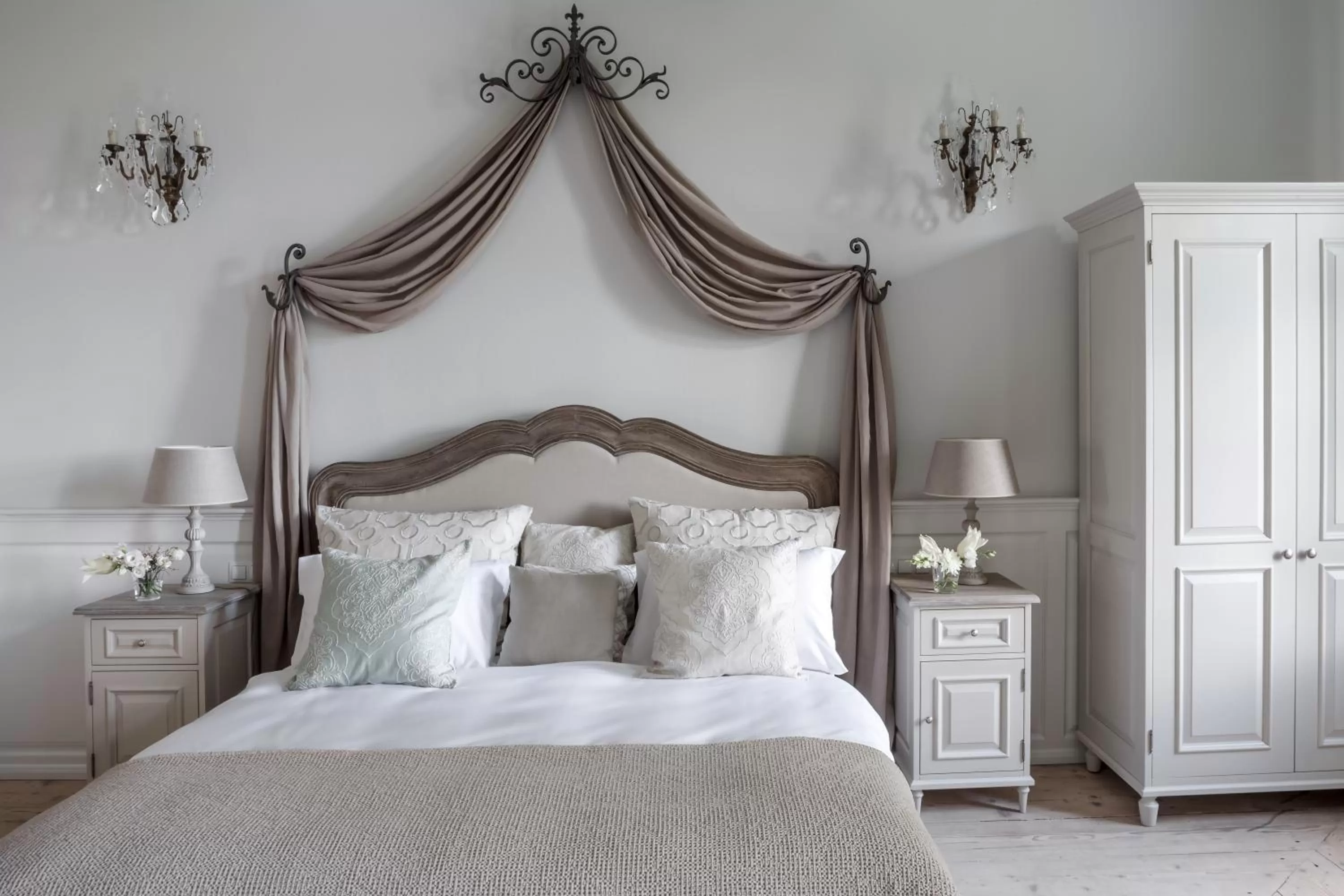 Photo of the whole room, Bed in Pałac Kamieniec