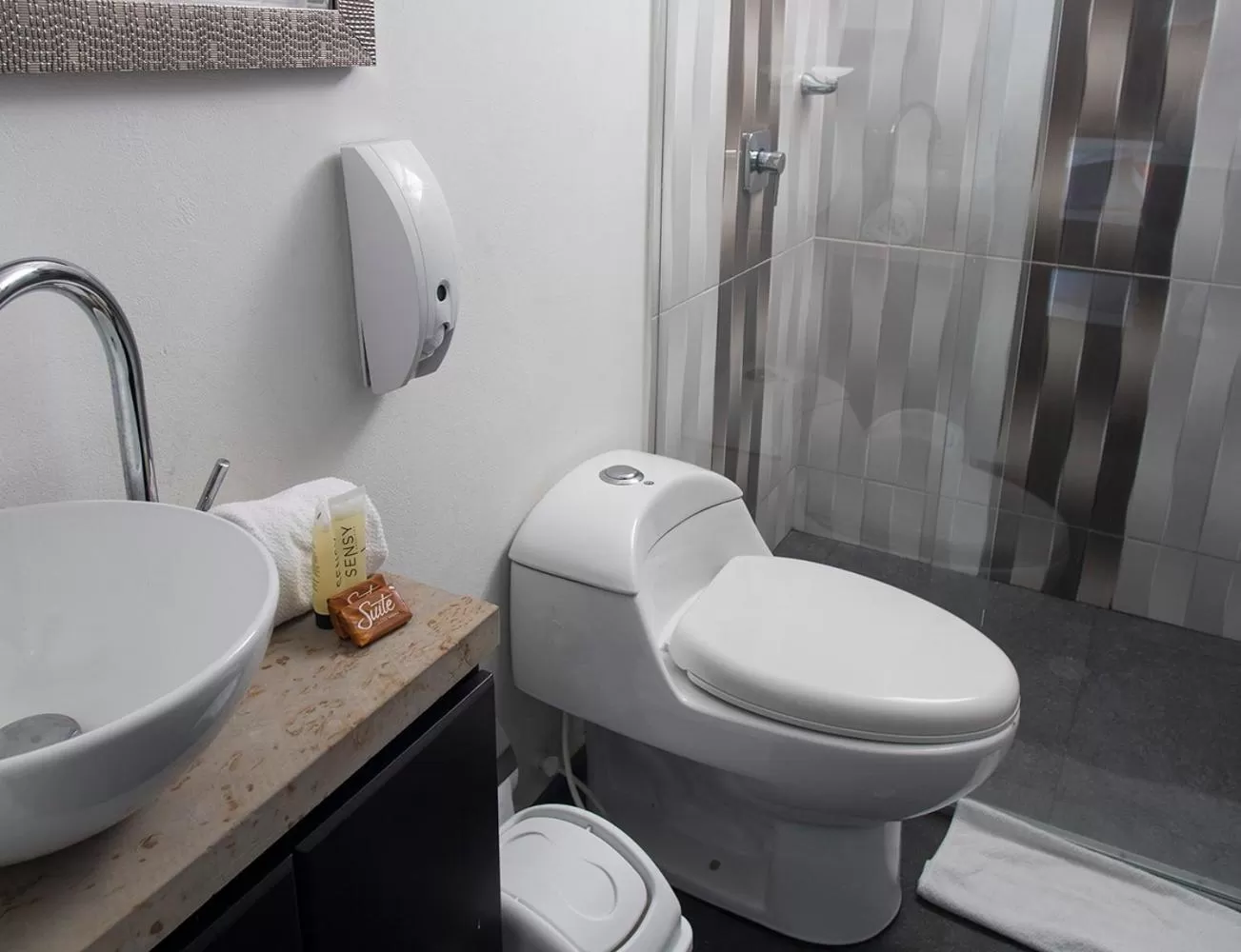 Toilet, Bathroom in Hotel Grand H&R