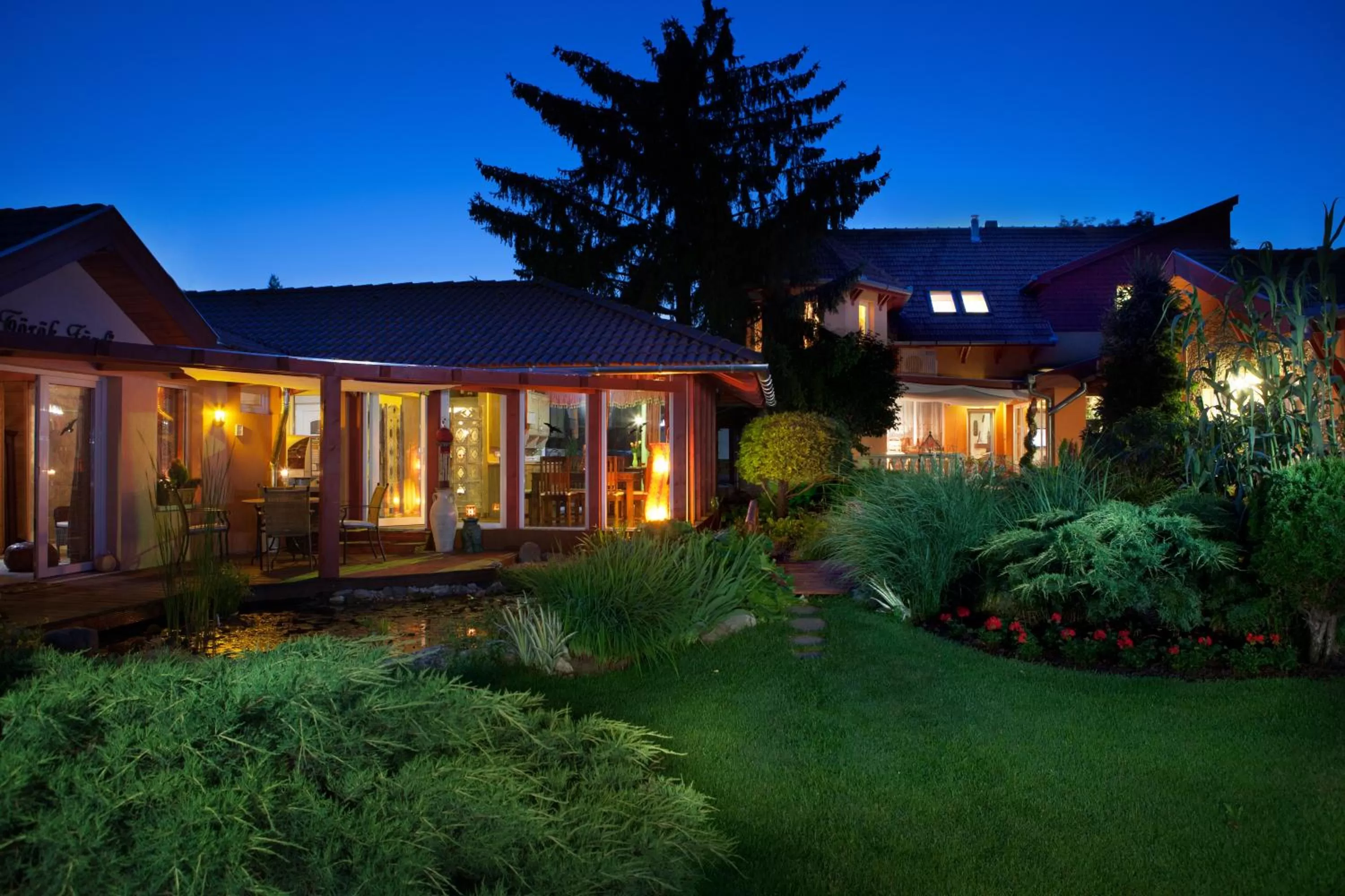 Property Building in Green Park Villa