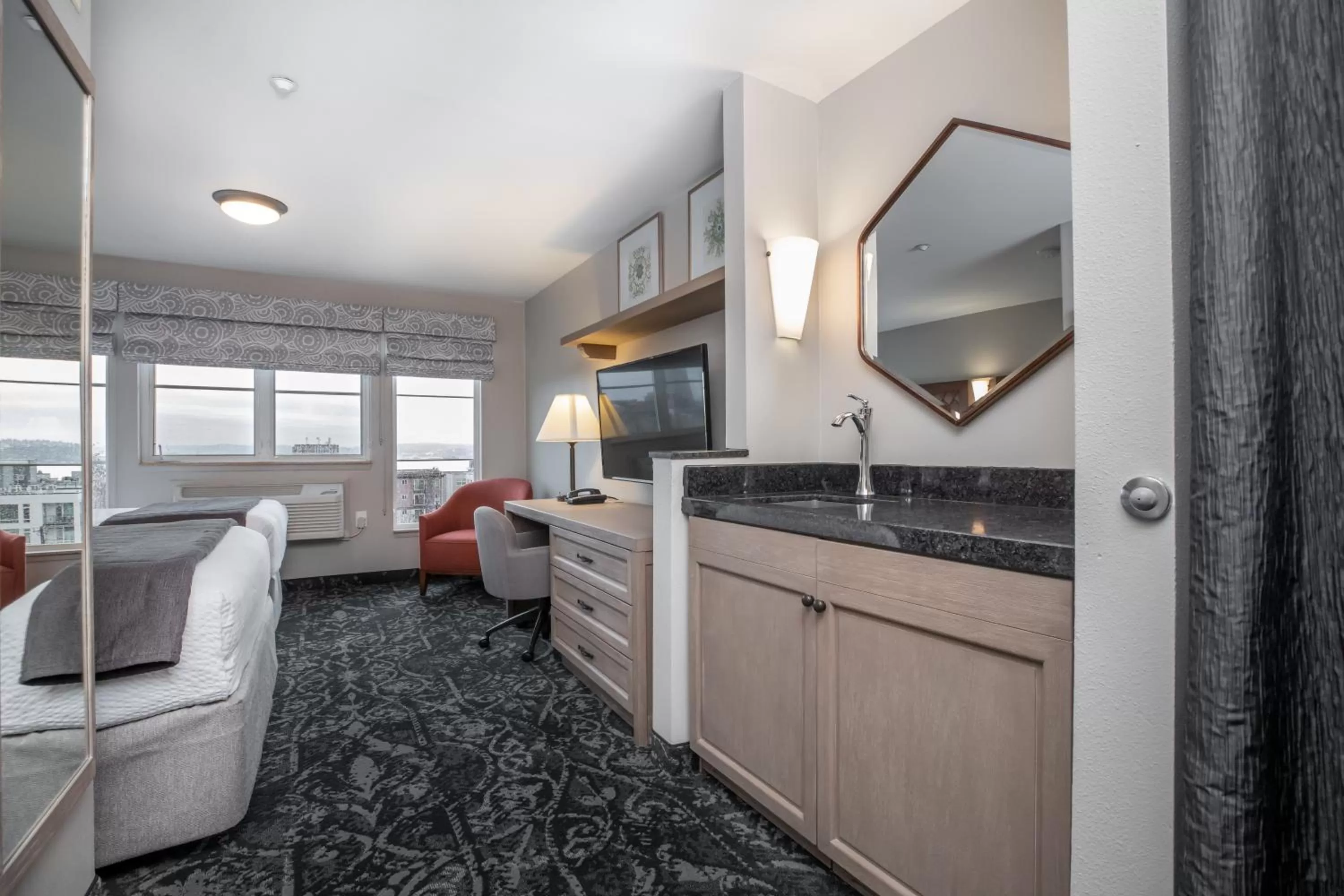 Kitchen or kitchenette in The Mediterranean Inn