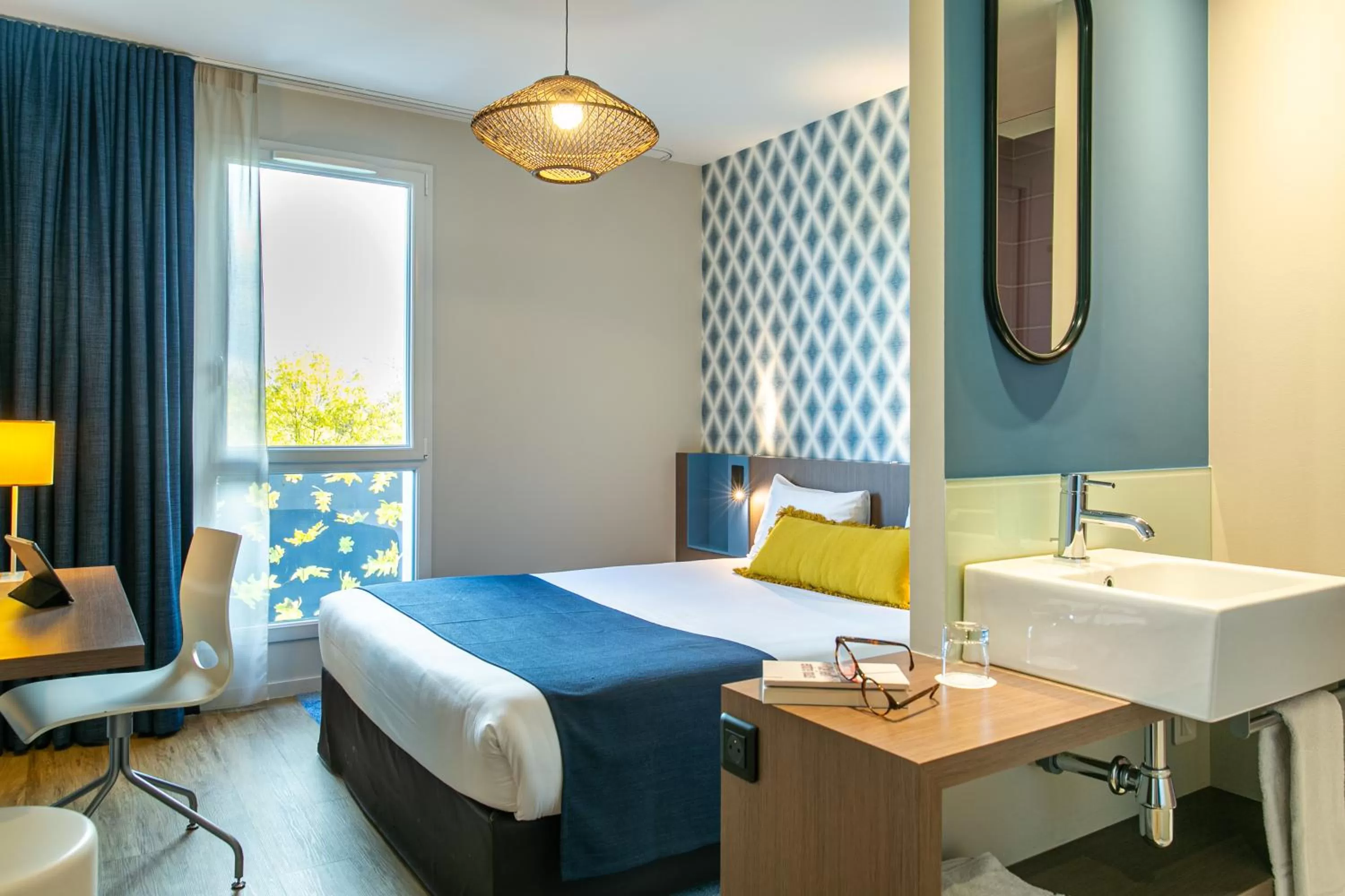 Photo of the whole room, Bed in Hotel Restaurant Saint James, Montaigu-Vendée The Originals Boutique