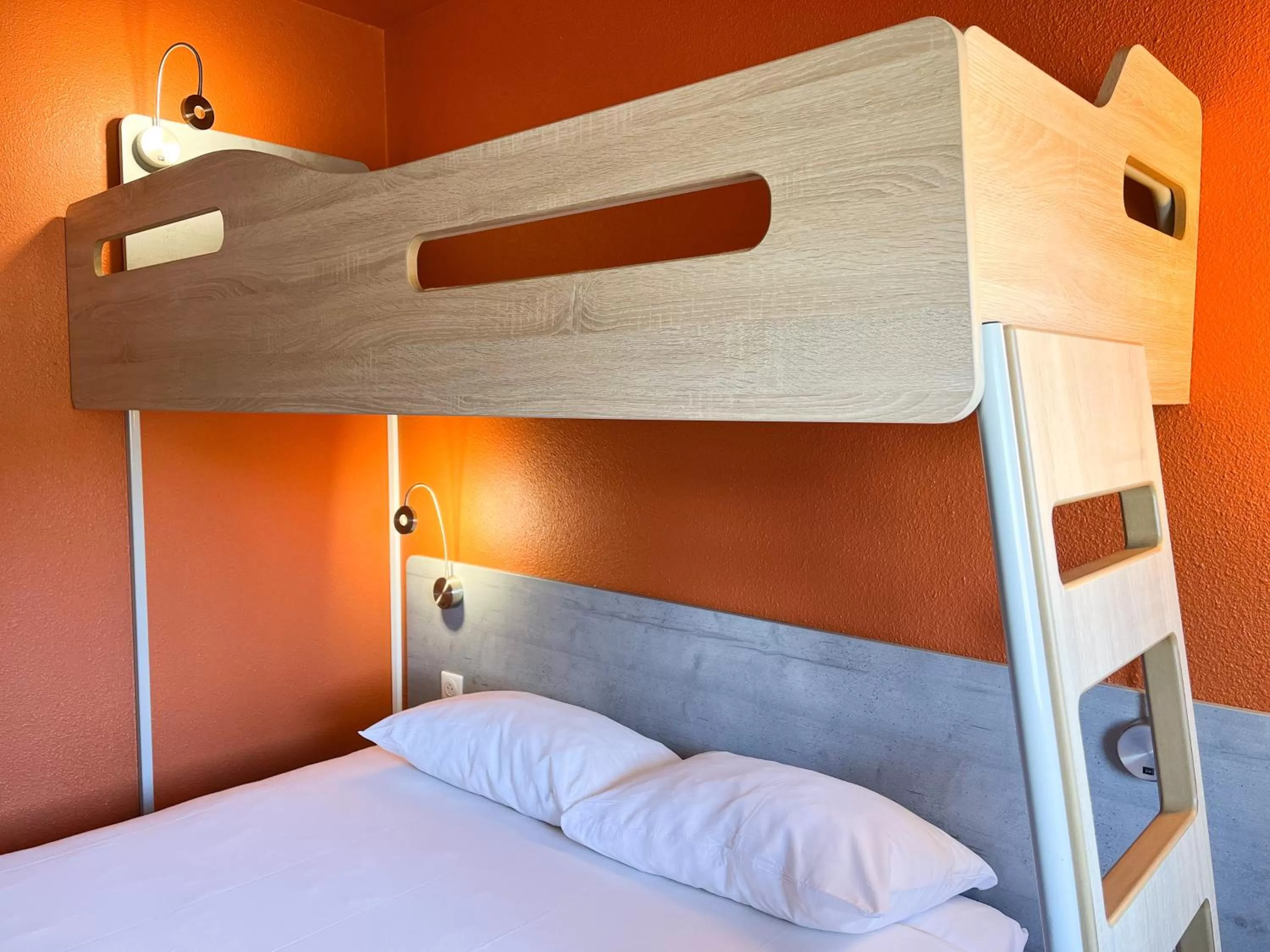 Bed in ibis budget Carcassonne La Cité