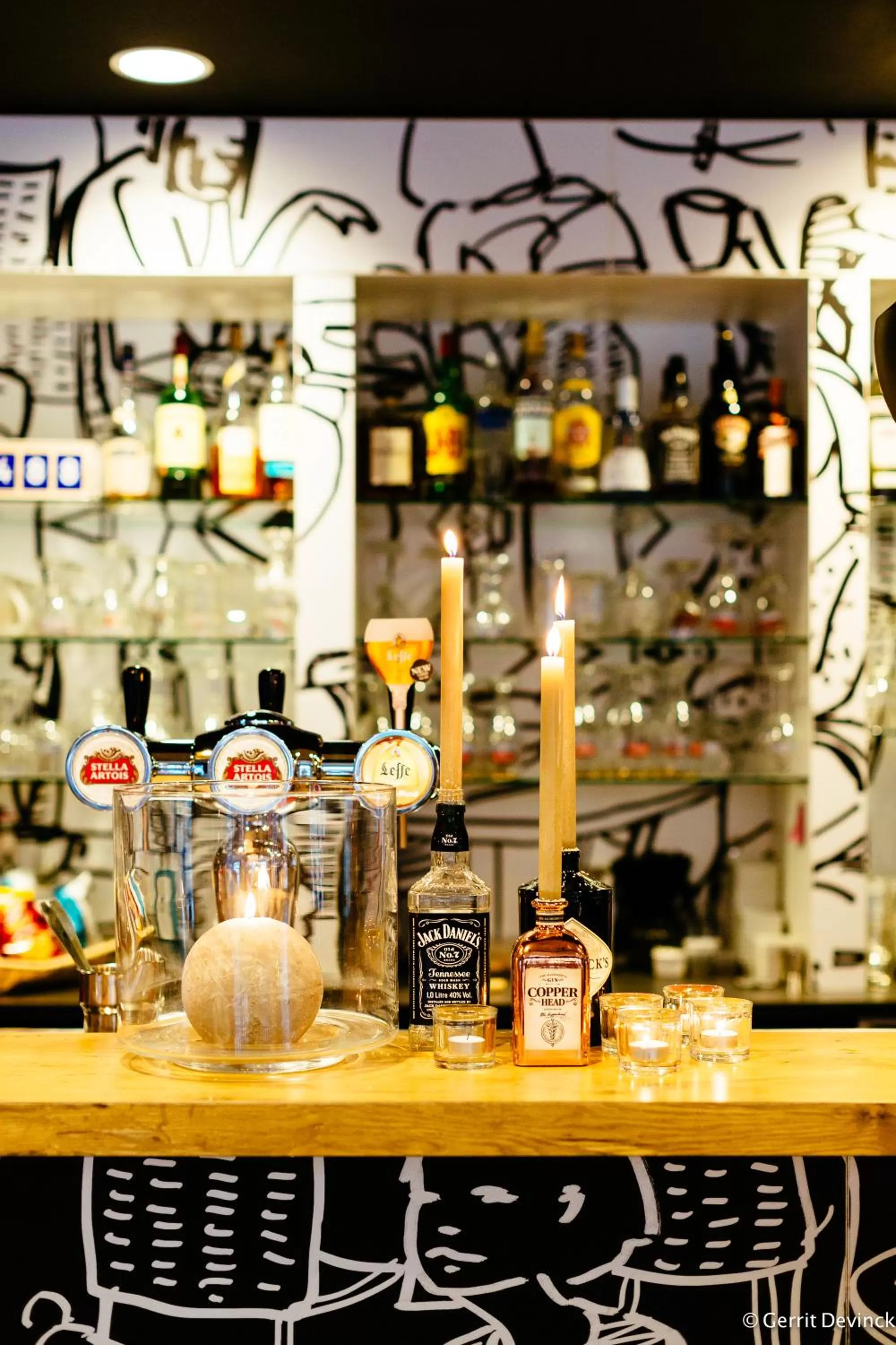 Lounge or bar in ibis De Panne