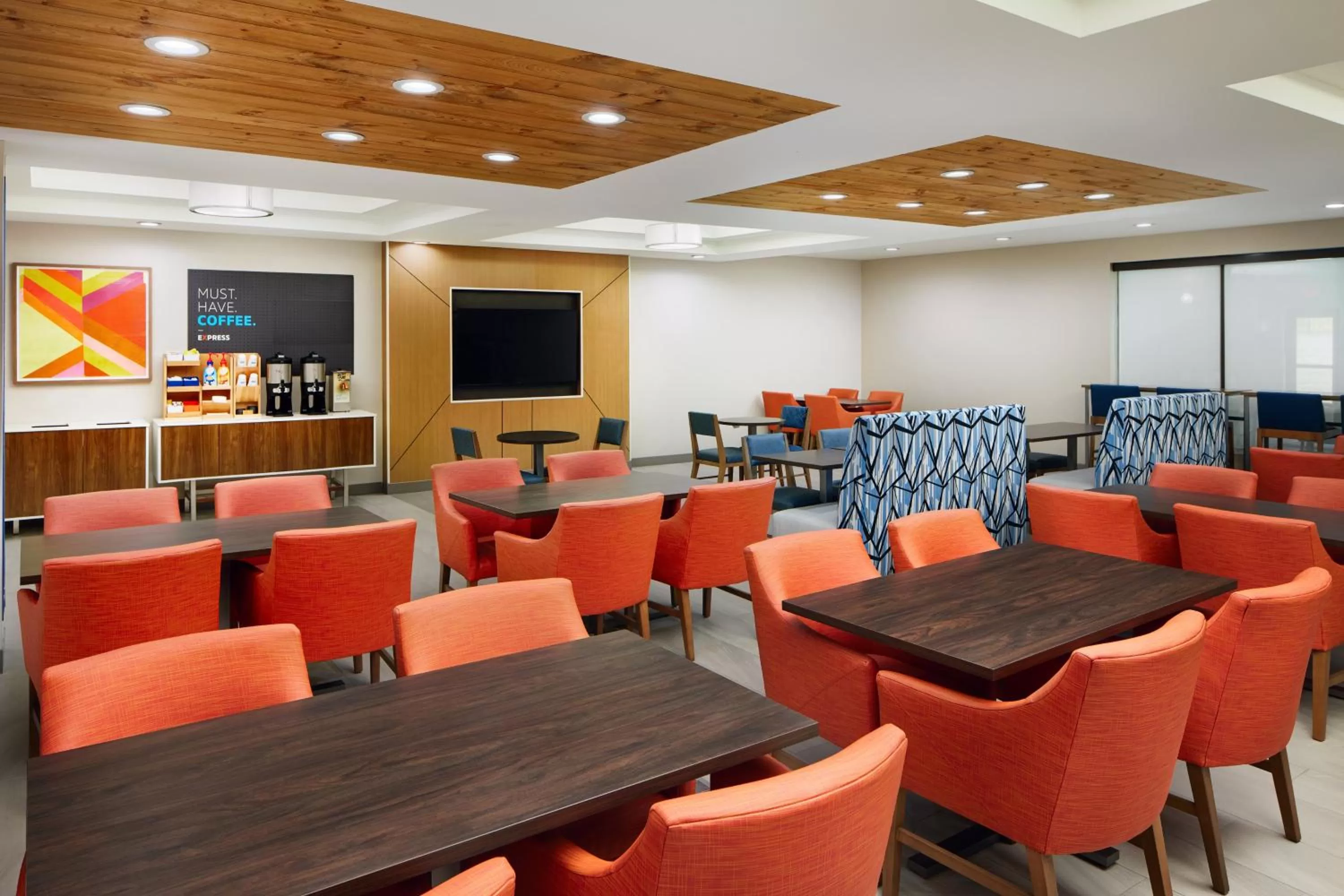Breakfast in Holiday Inn Express & Suites Bridgeport by IHG