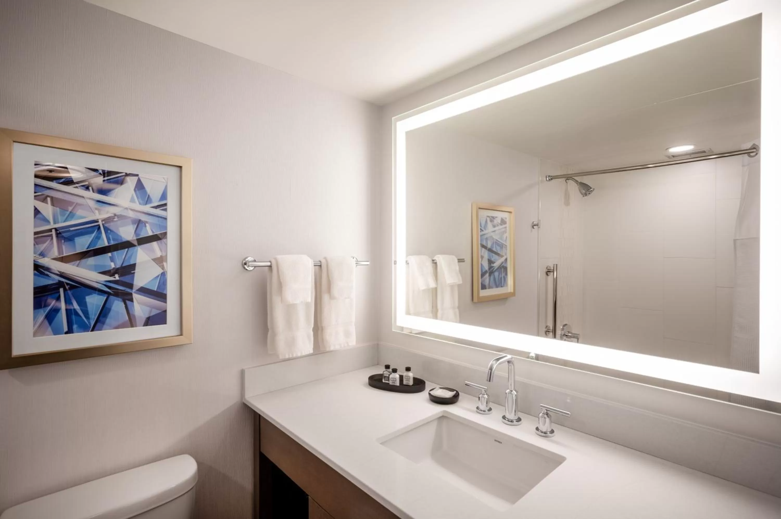 Queen Room with Two Queen Beds - Non-Smoking in Crowne Plaza Albany - The Desmond Hotel