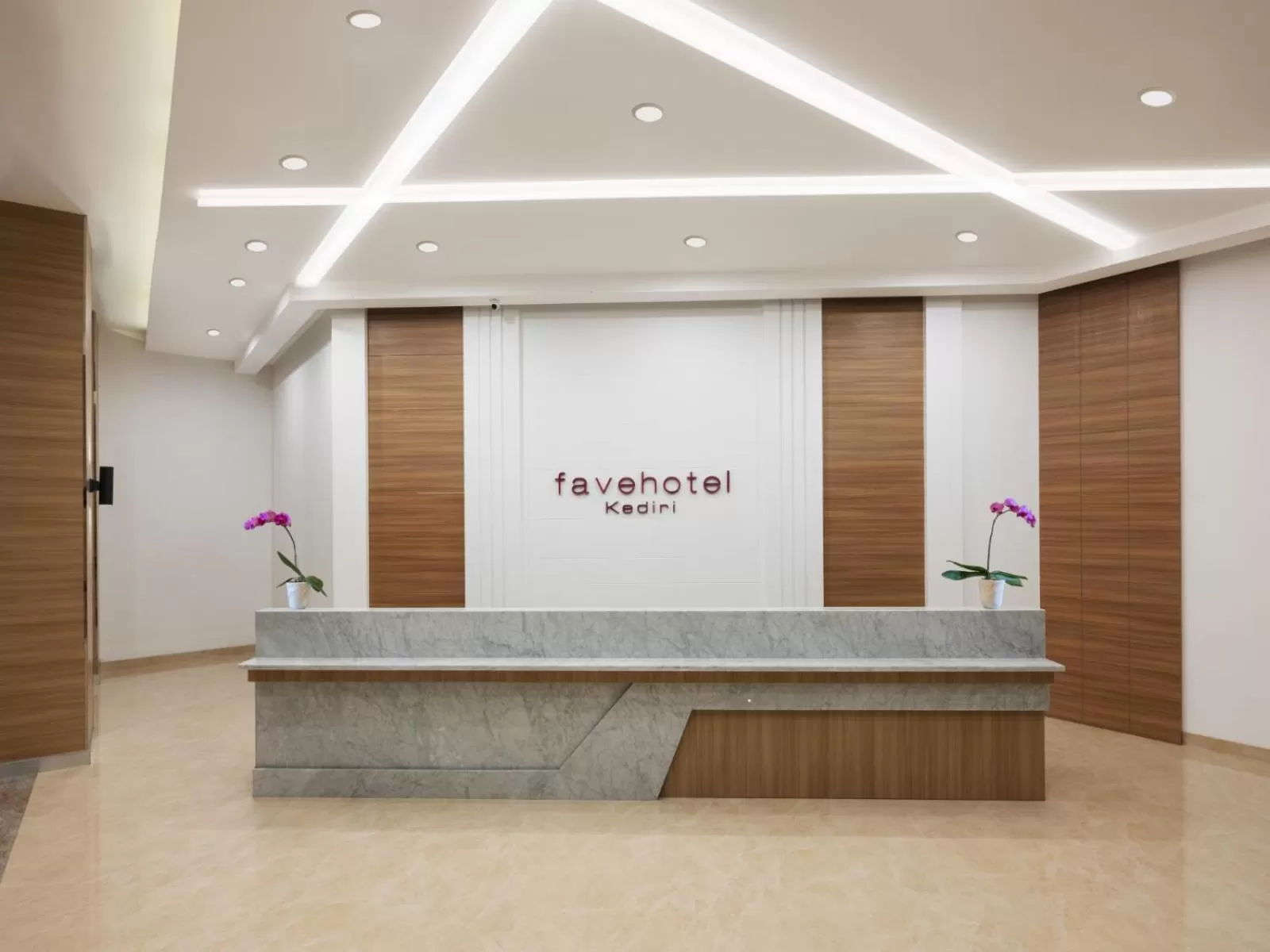 Lobby or reception in favehotel Kediri