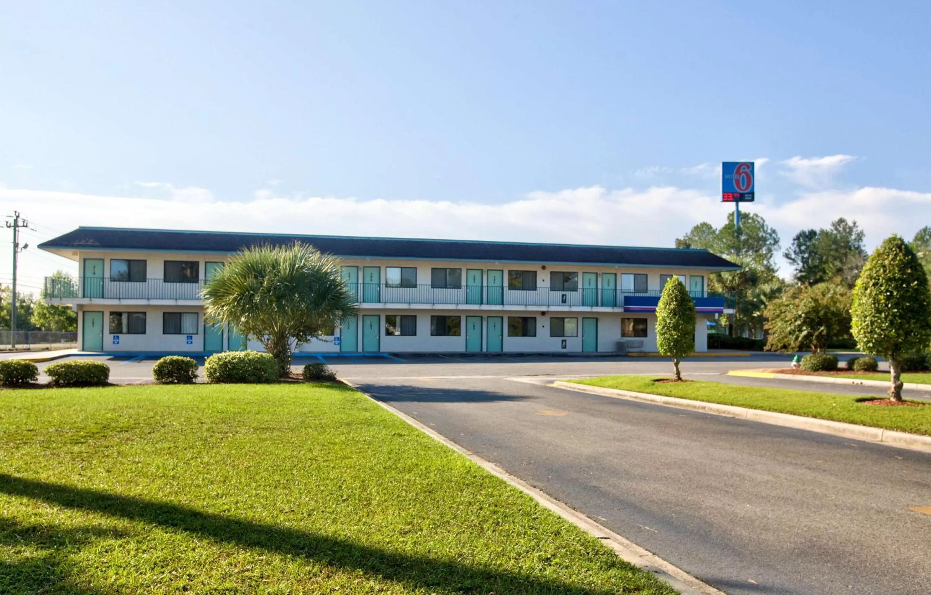 Property building in Motel 6-Valdosta, GA - University