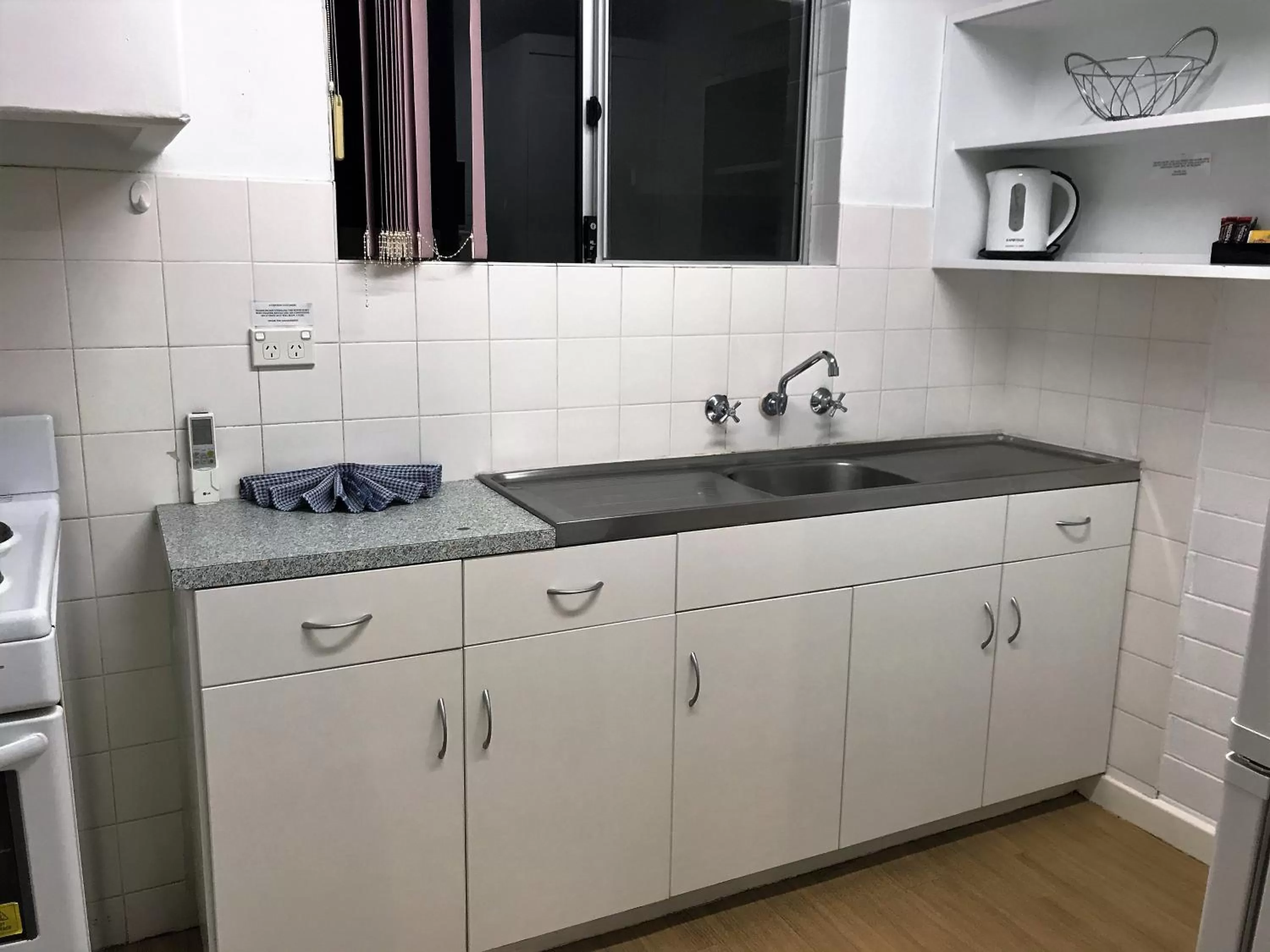 Kitchen or kitchenette, Kitchen/Kitchenette in Archipelago Apartments Esperance