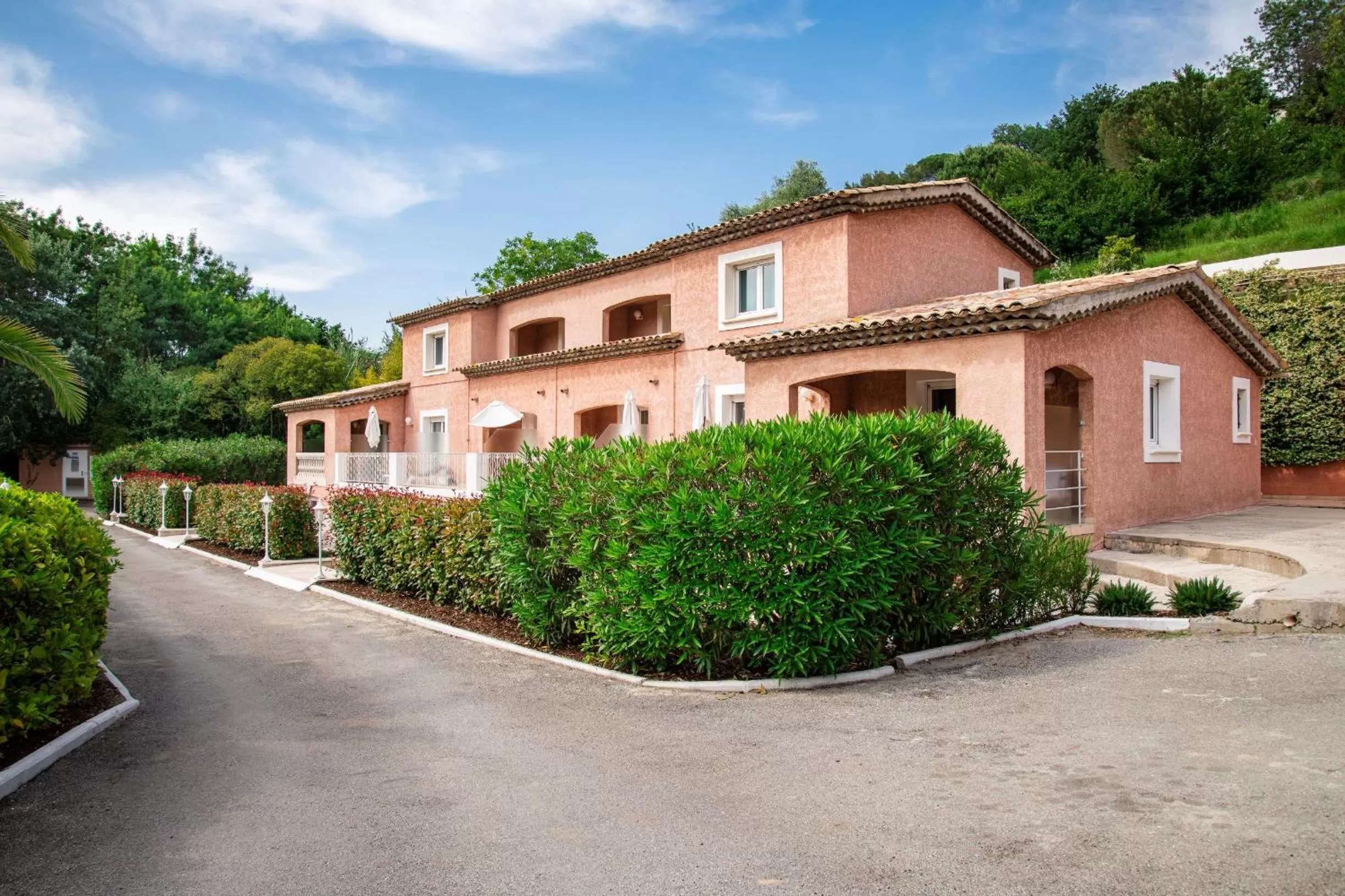 Property building in Les Bastides Saint Paul