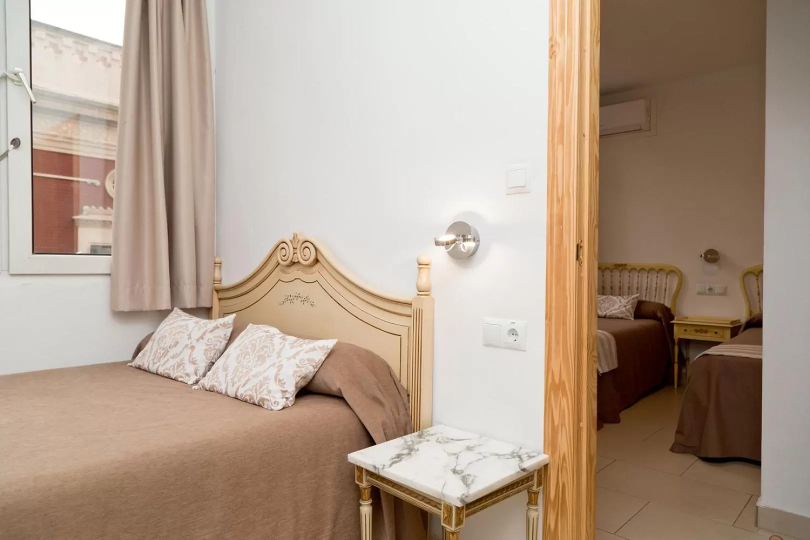 Bedroom, Bed in Hotel Marítimo Urban