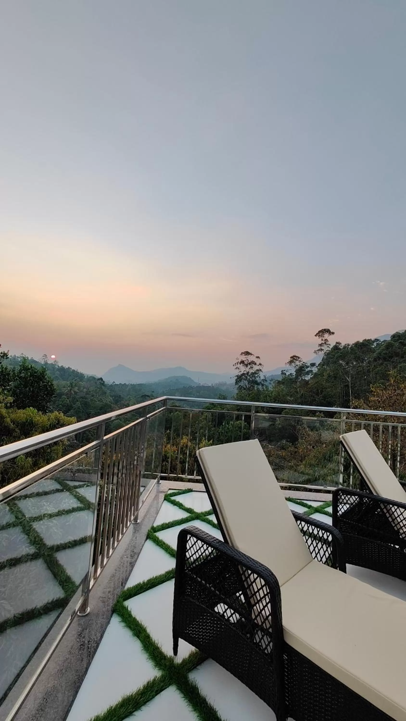 Patio in HOTEL WHITE HOUSE, Munnar