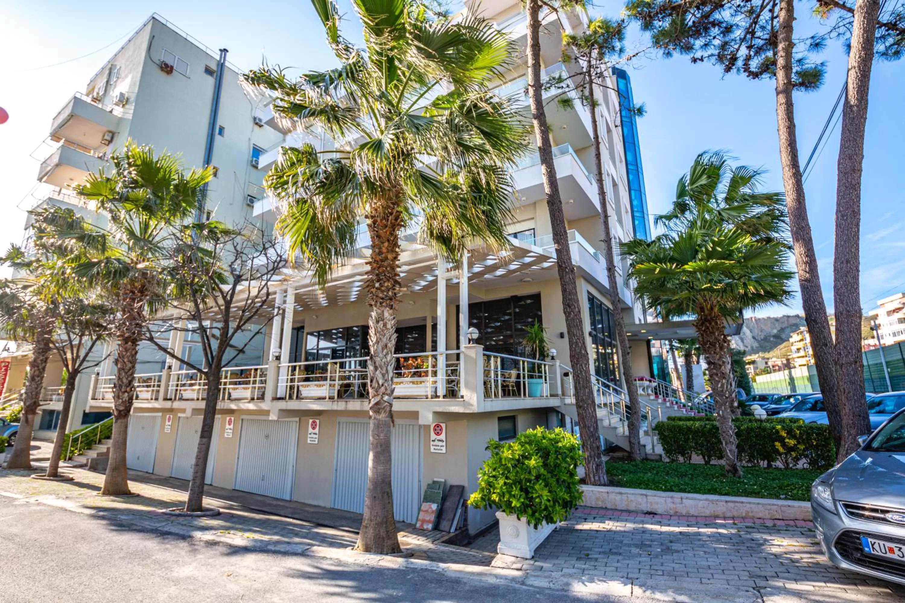 Property building in Hotel Bella Vista