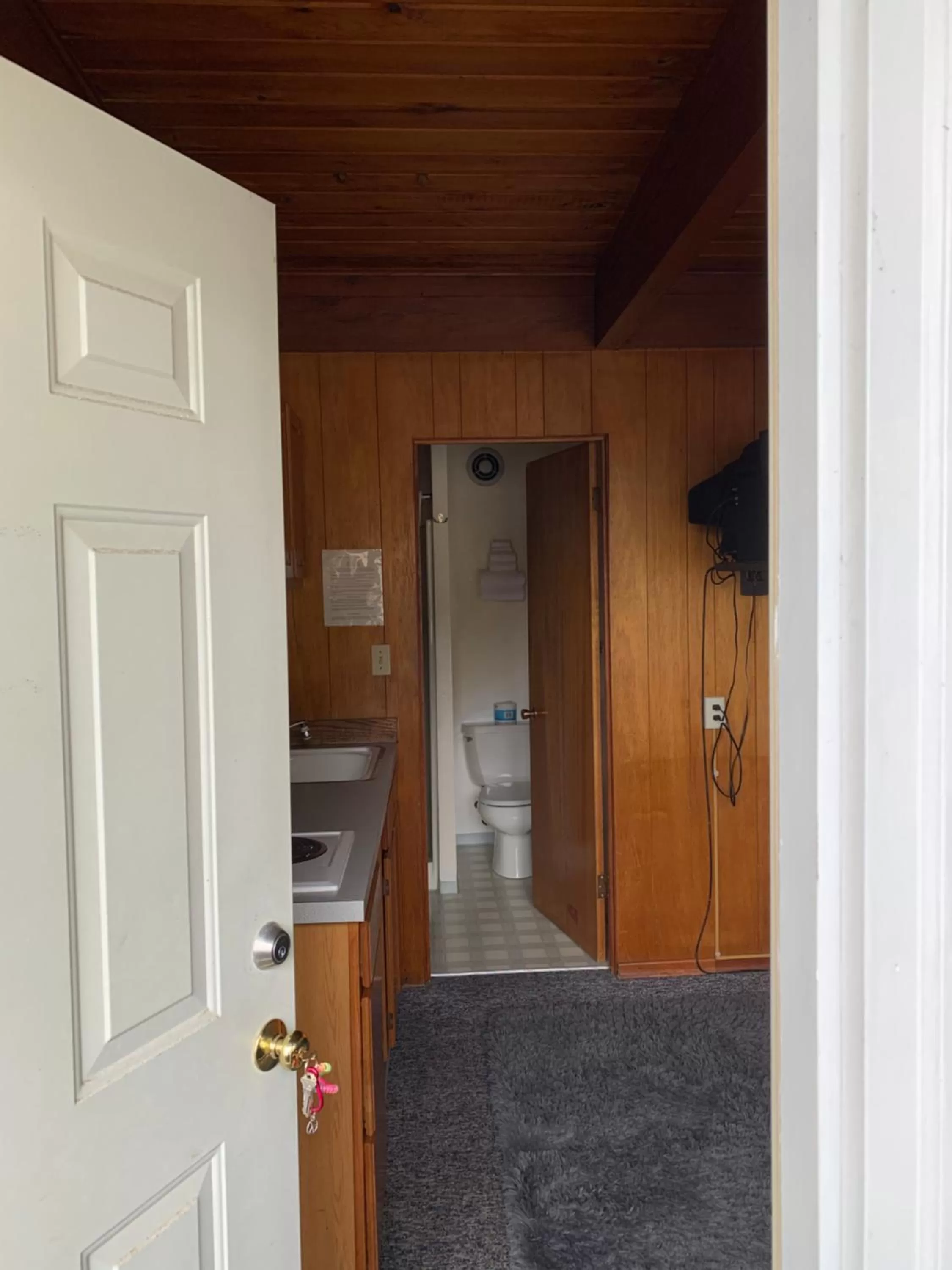 Curley's Resort & Dive Center