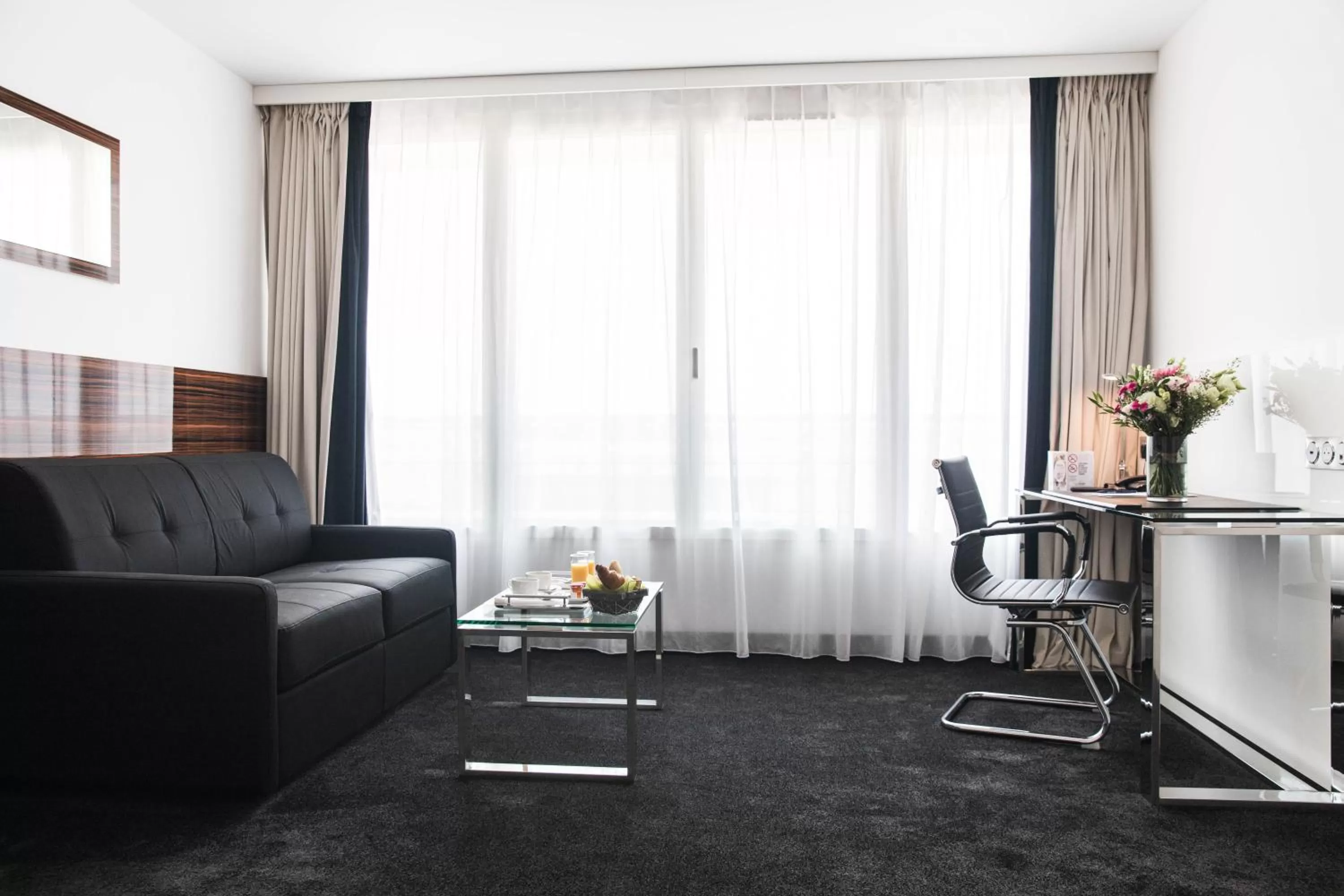 Seating area in Westotel Tours Val de Loire