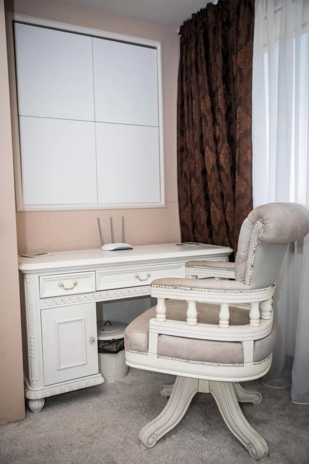 Seating area in Hotel Megalos