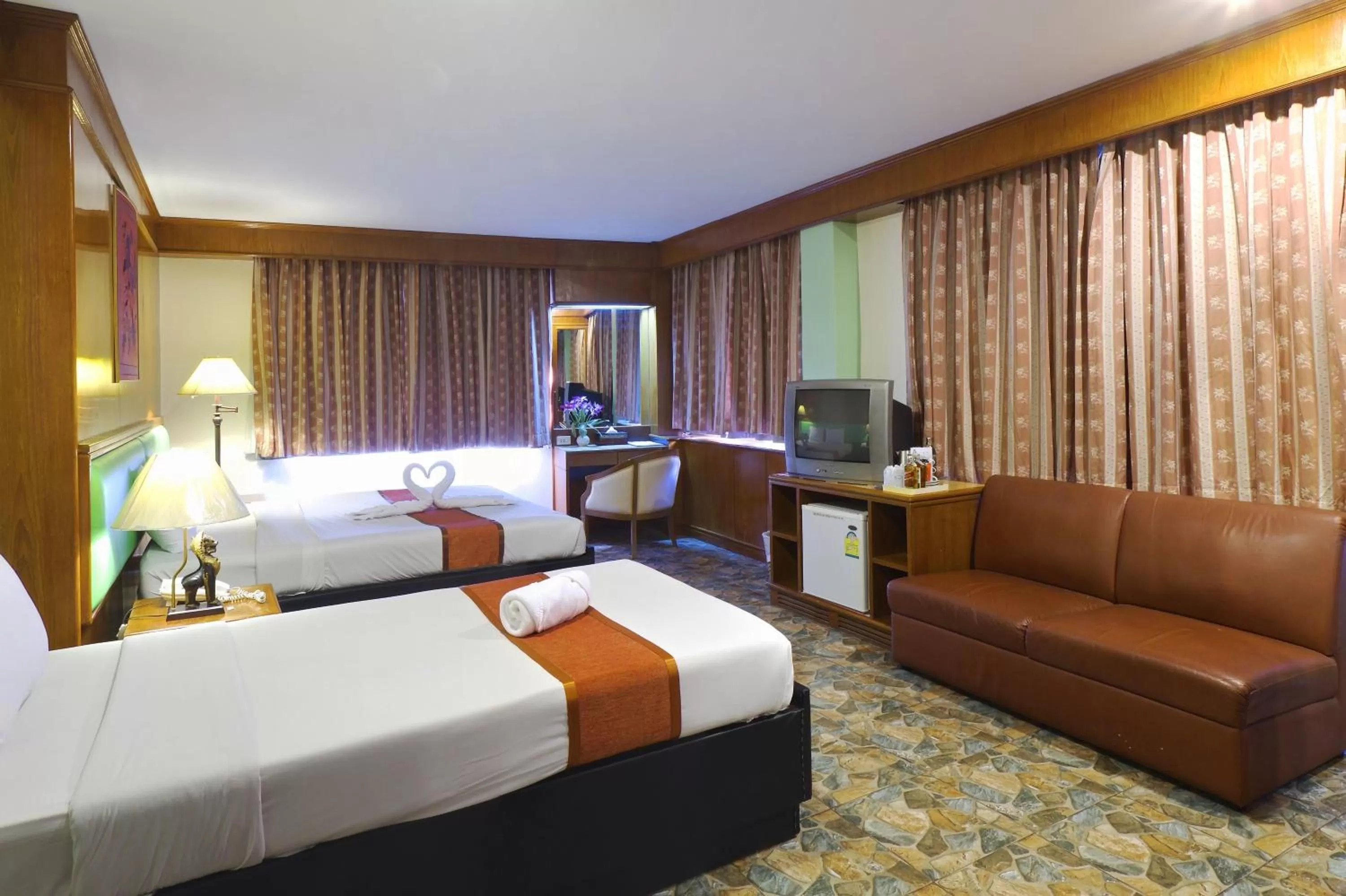 Bed in Silom Avenue Inn
