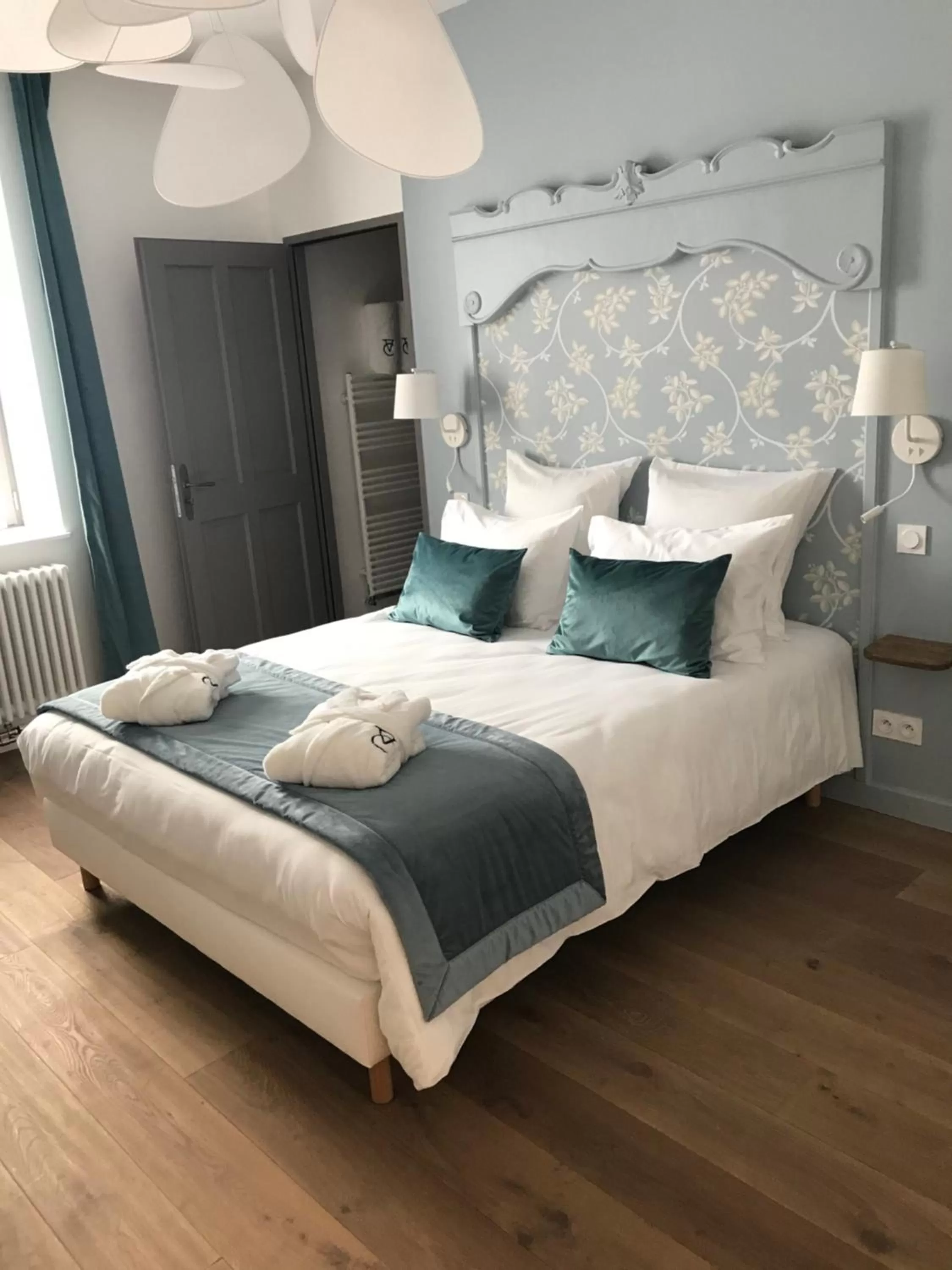 Bedroom, Bed in Le Charles V