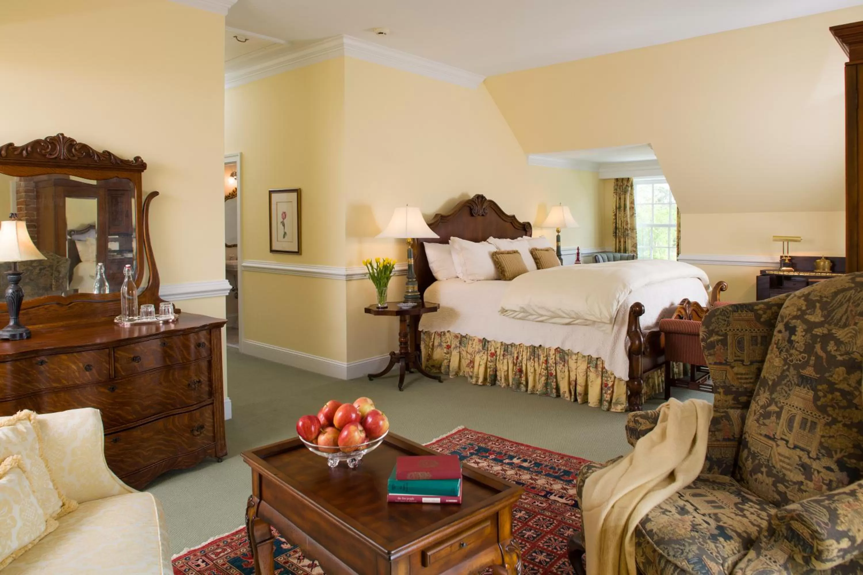 Photo of the whole room, Bed in Inn at Warner Hall